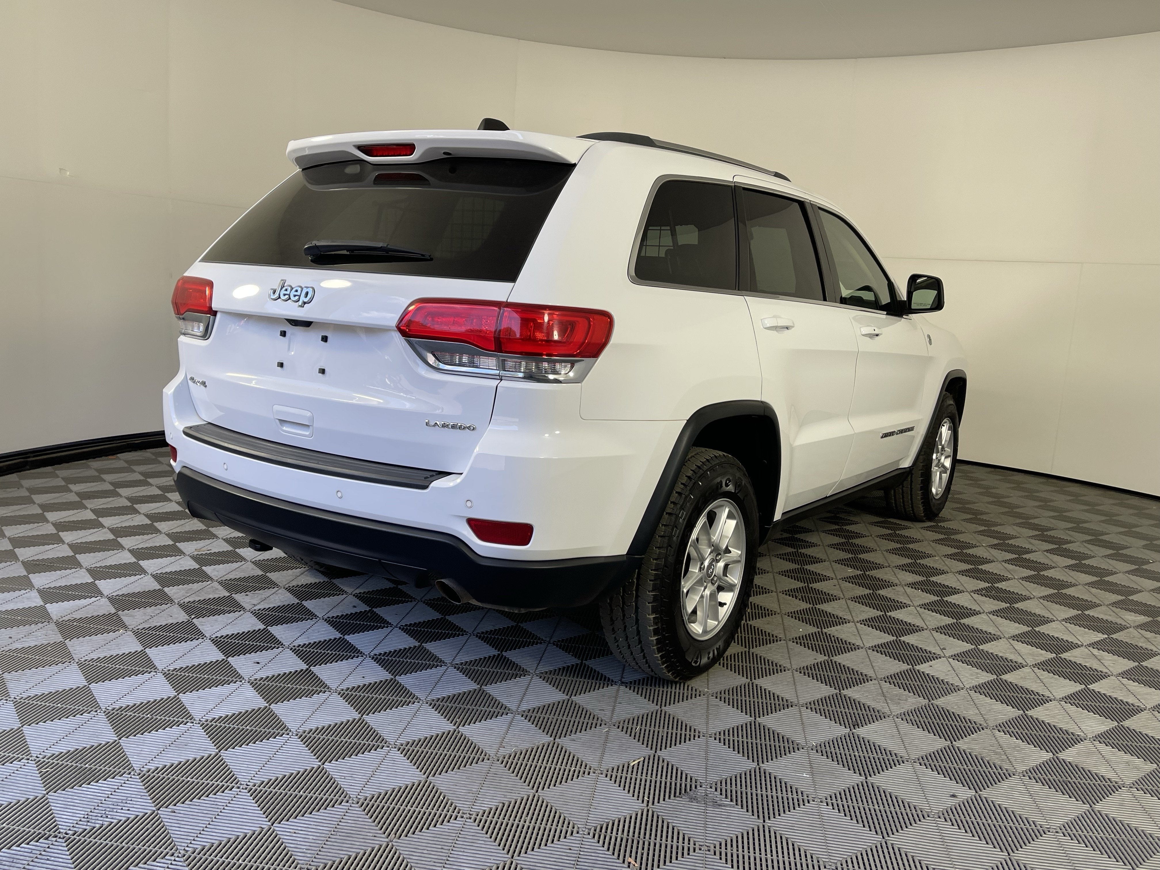 2018 Jeep Grand Cherokee Laredo E