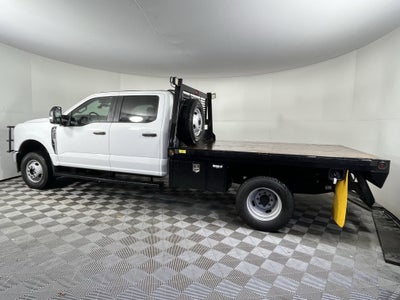 2023 Ford Super Duty F-350 DRW Base