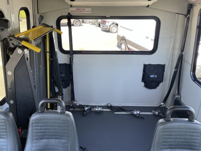 2017 Ford E-Series Cutaway Base
