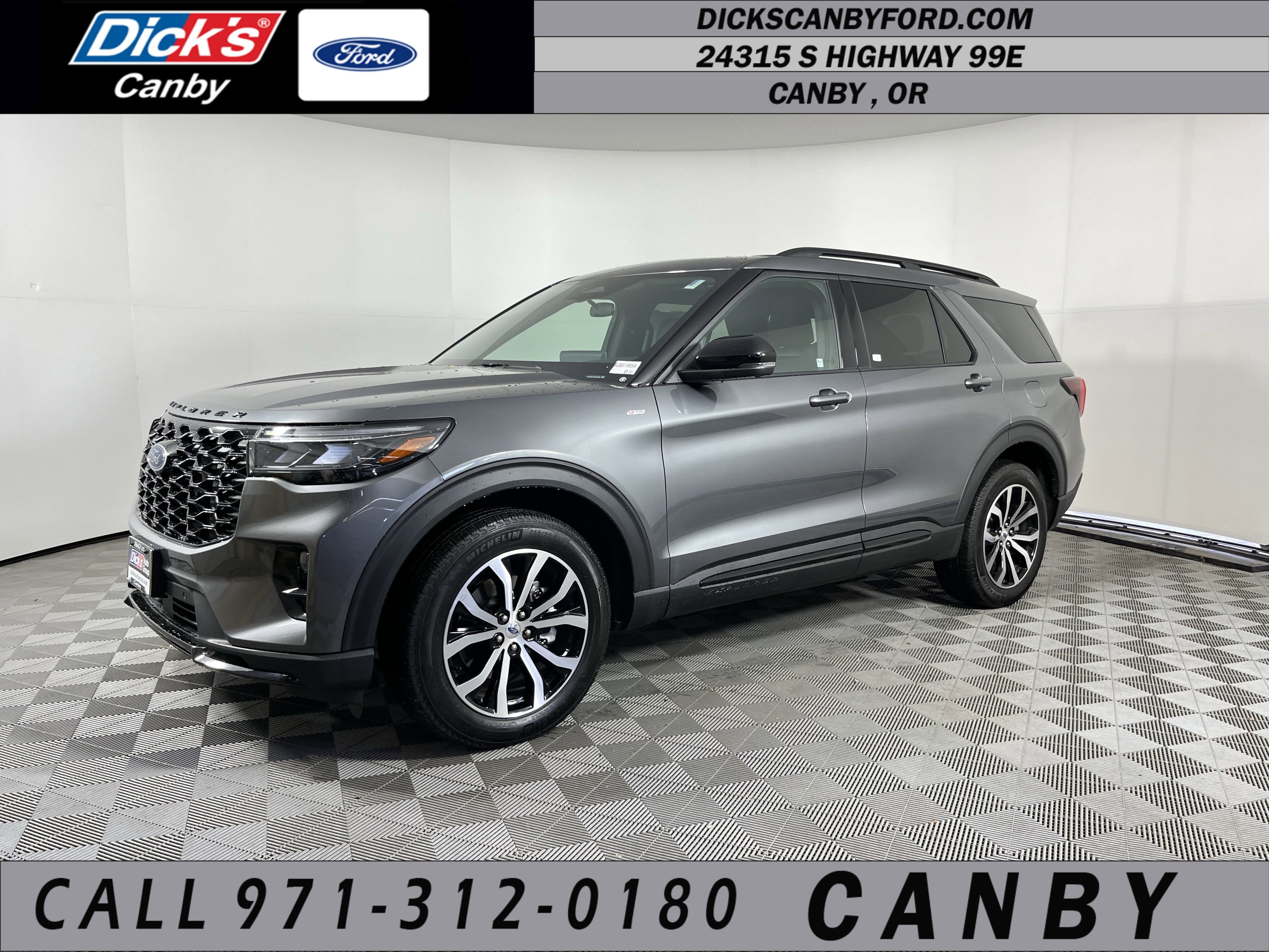 2025 Ford Explorer ST-Line