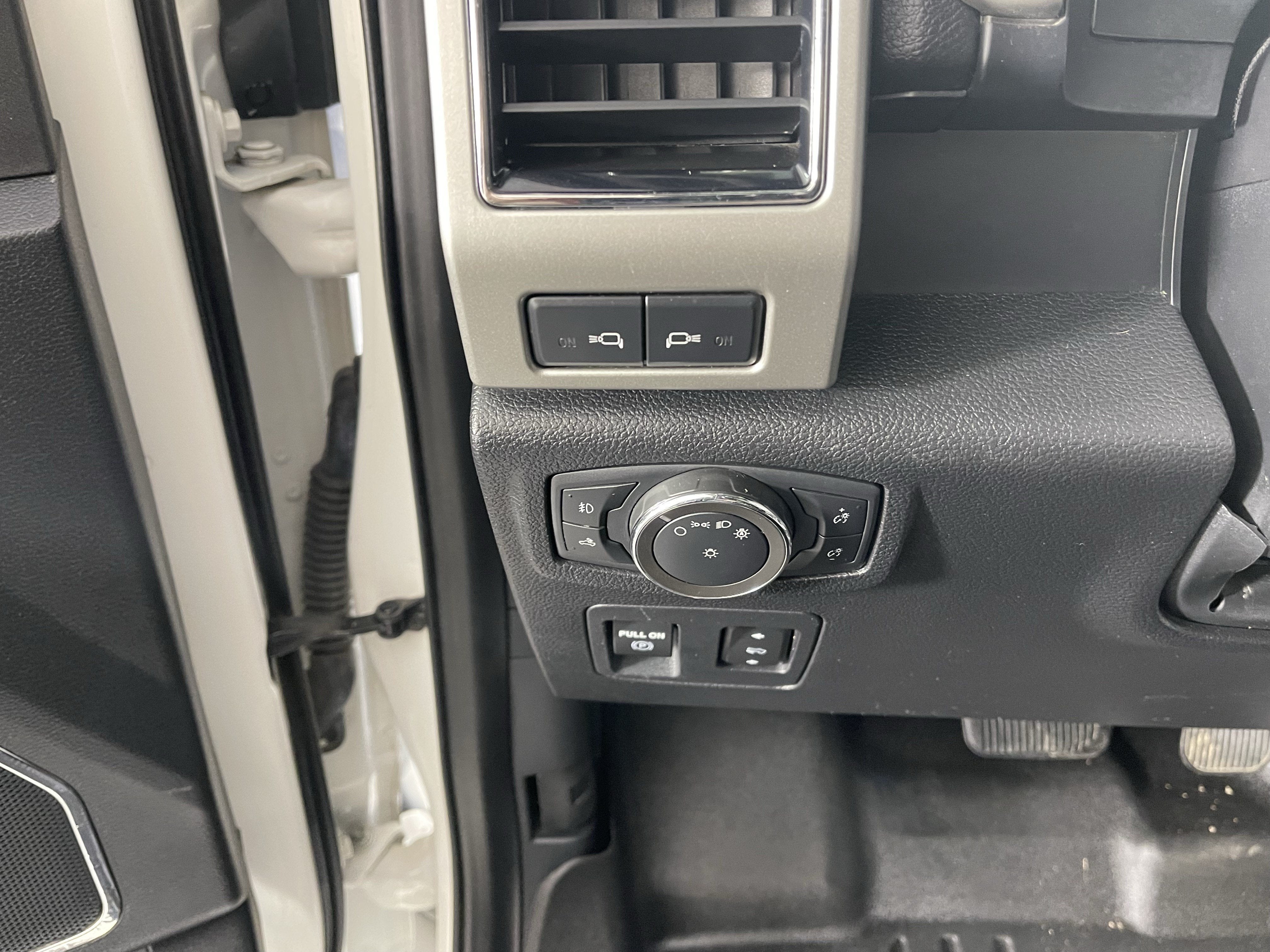 2020 Ford F-150 Base
