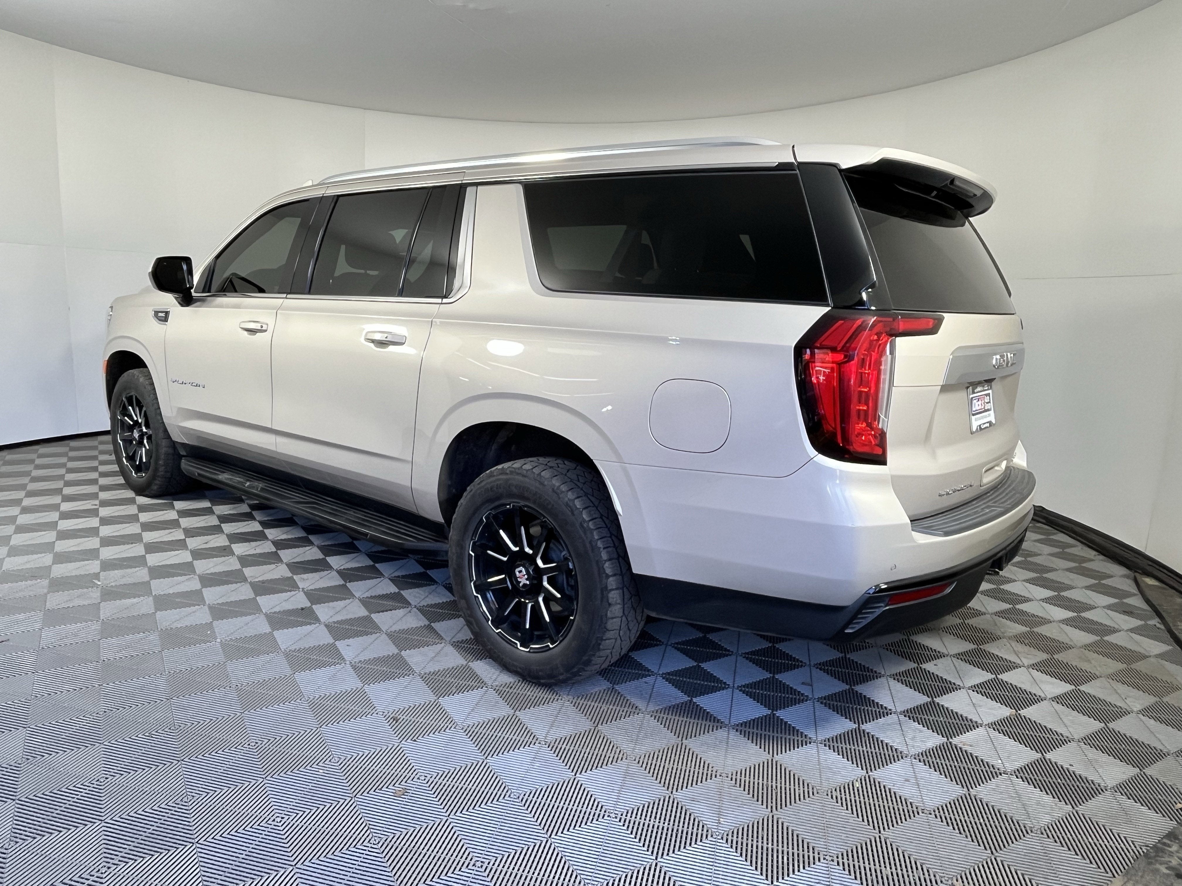 2022 GMC Yukon XL SLE