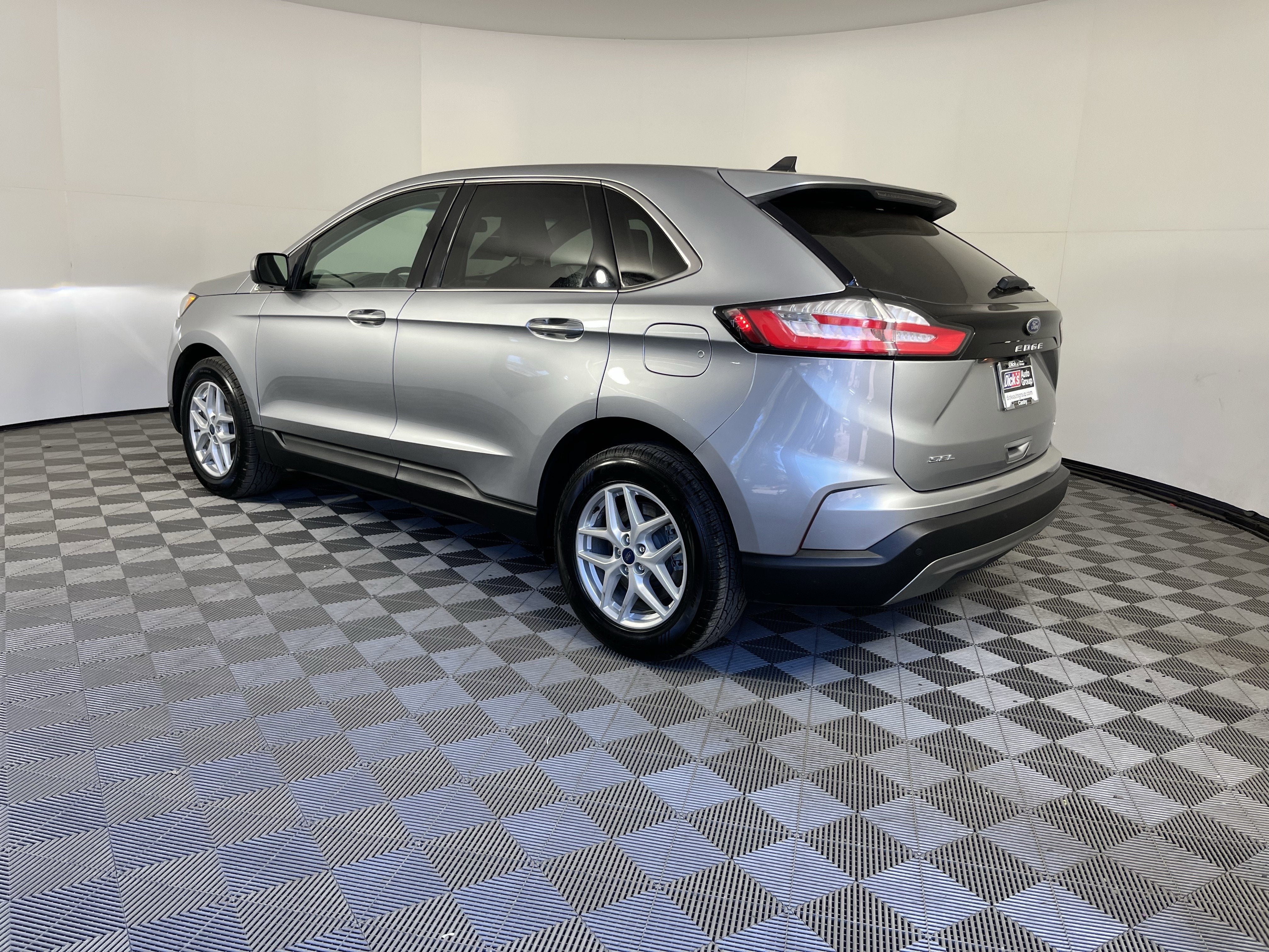 2022 Ford Edge Base