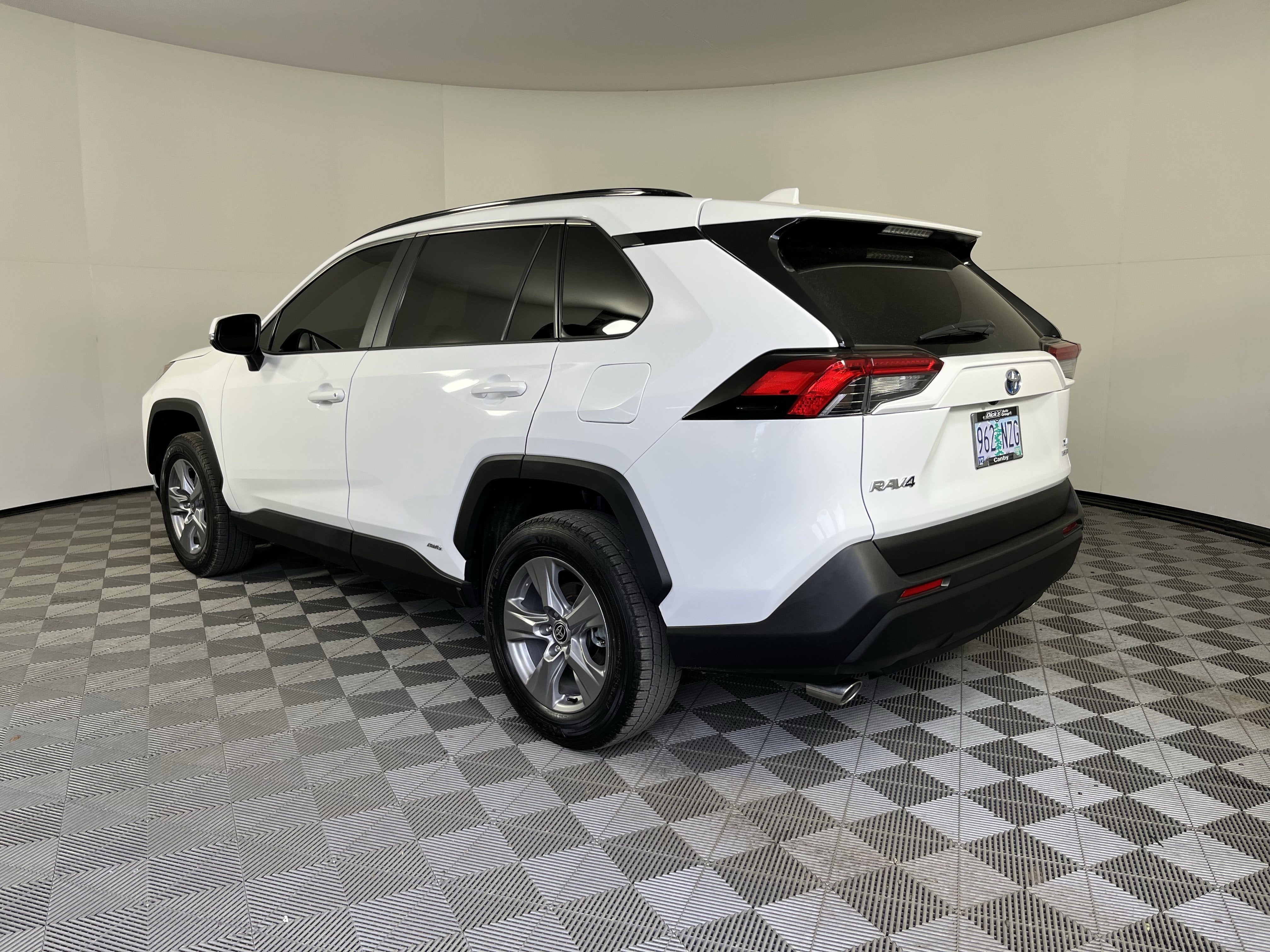 2023 Toyota RAV4 Hybrid XLE