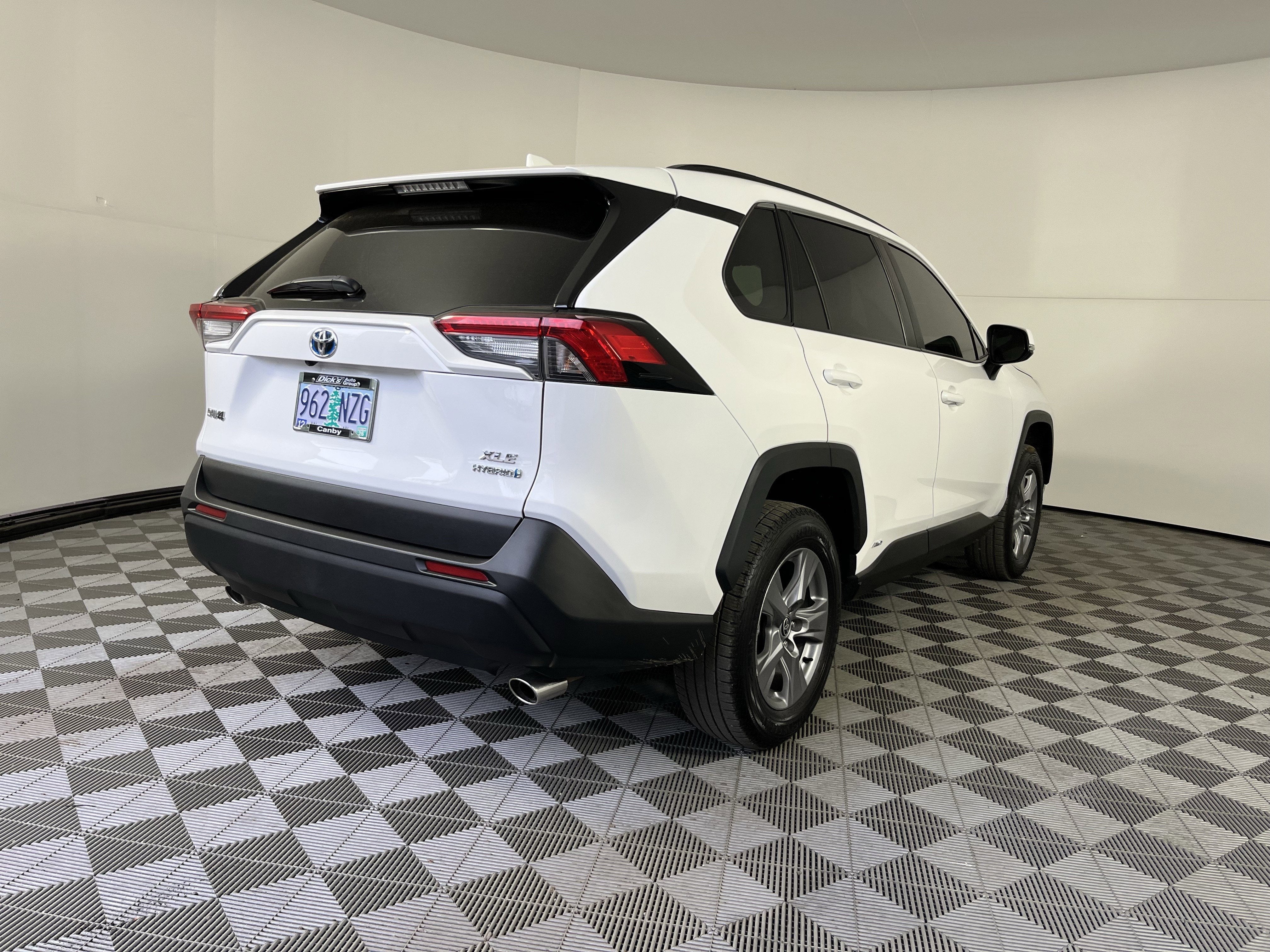 2023 Toyota RAV4 Hybrid XLE