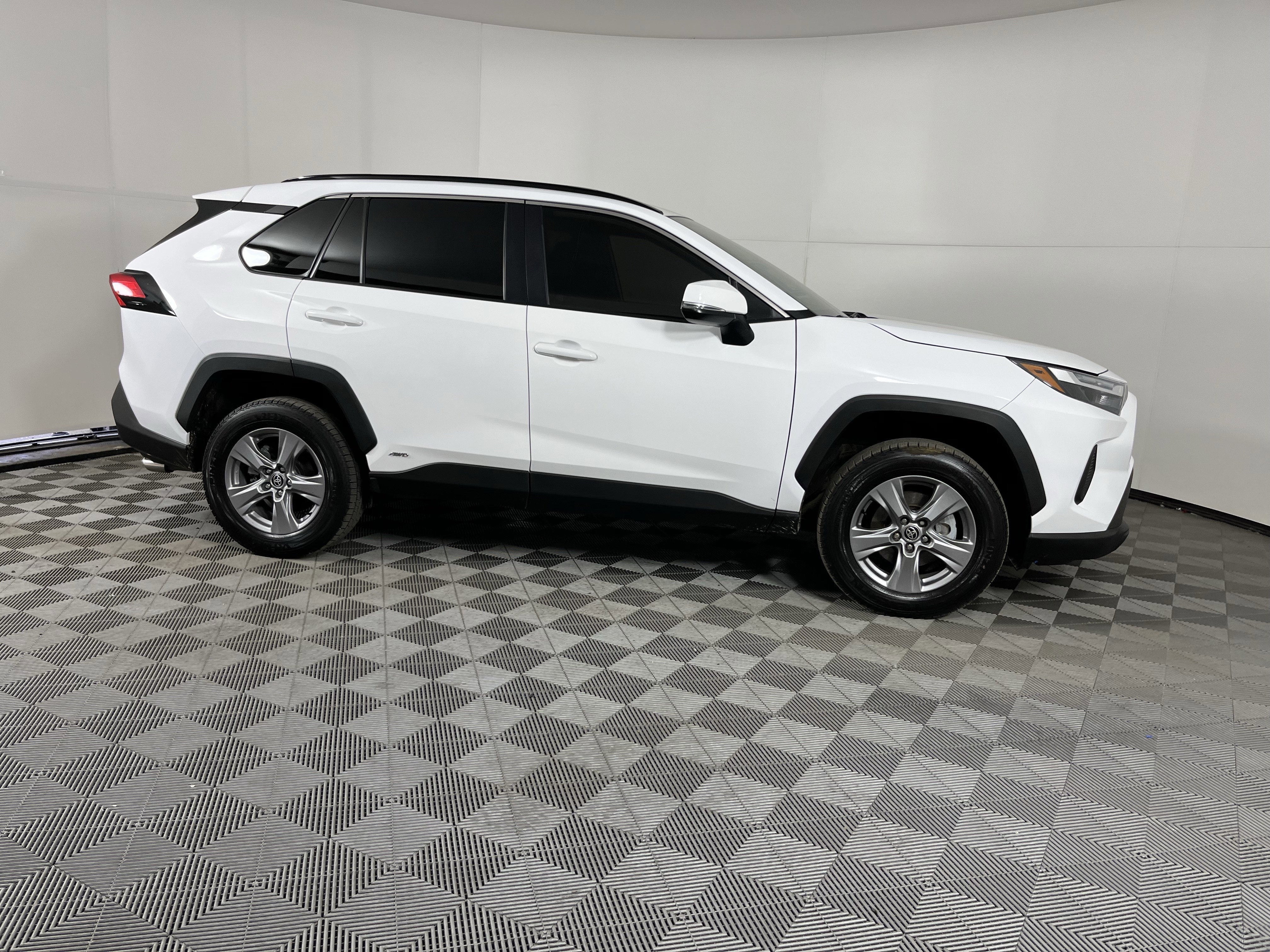 2023 Toyota RAV4 Hybrid XLE