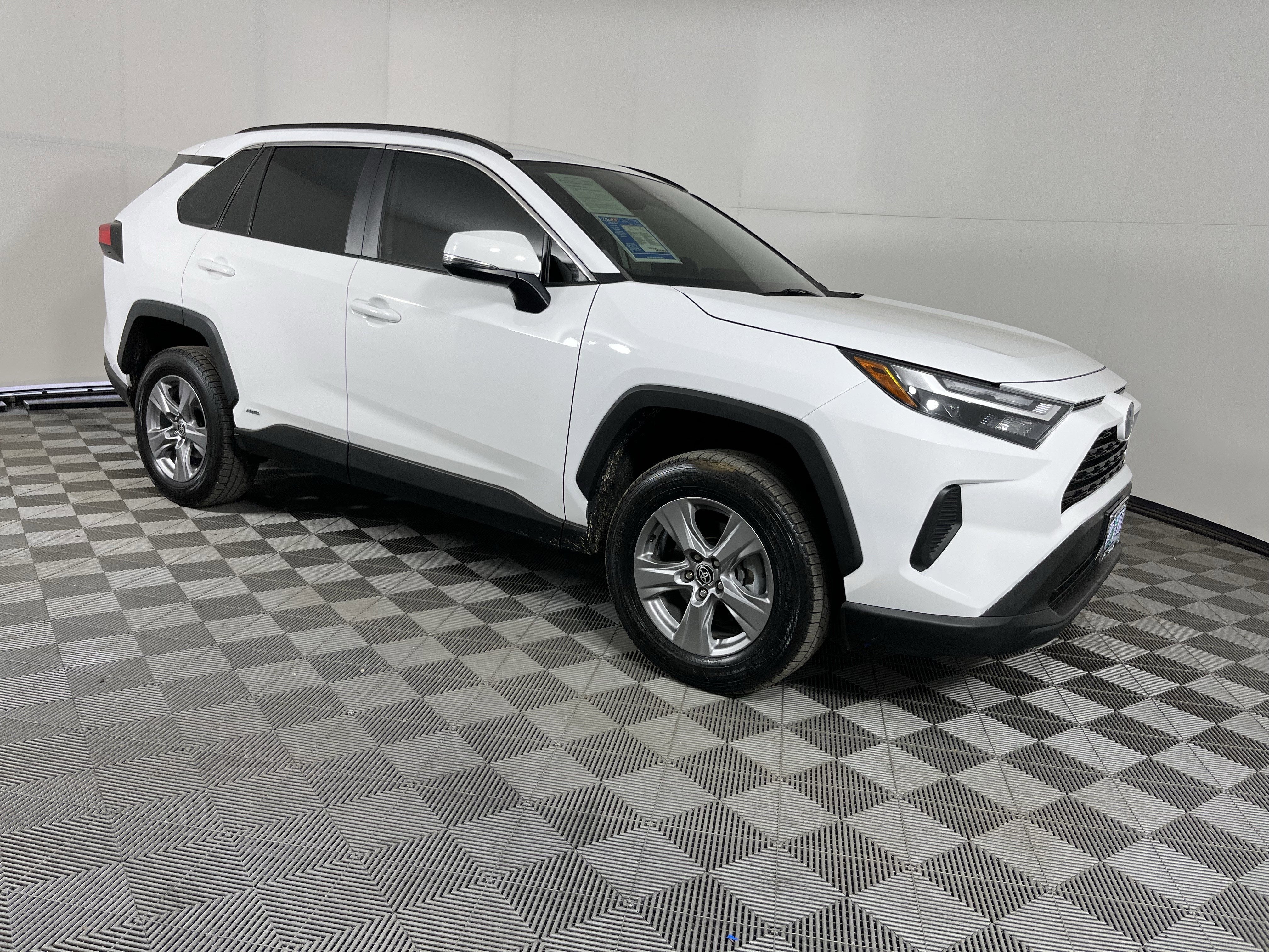 2023 Toyota RAV4 Hybrid XLE