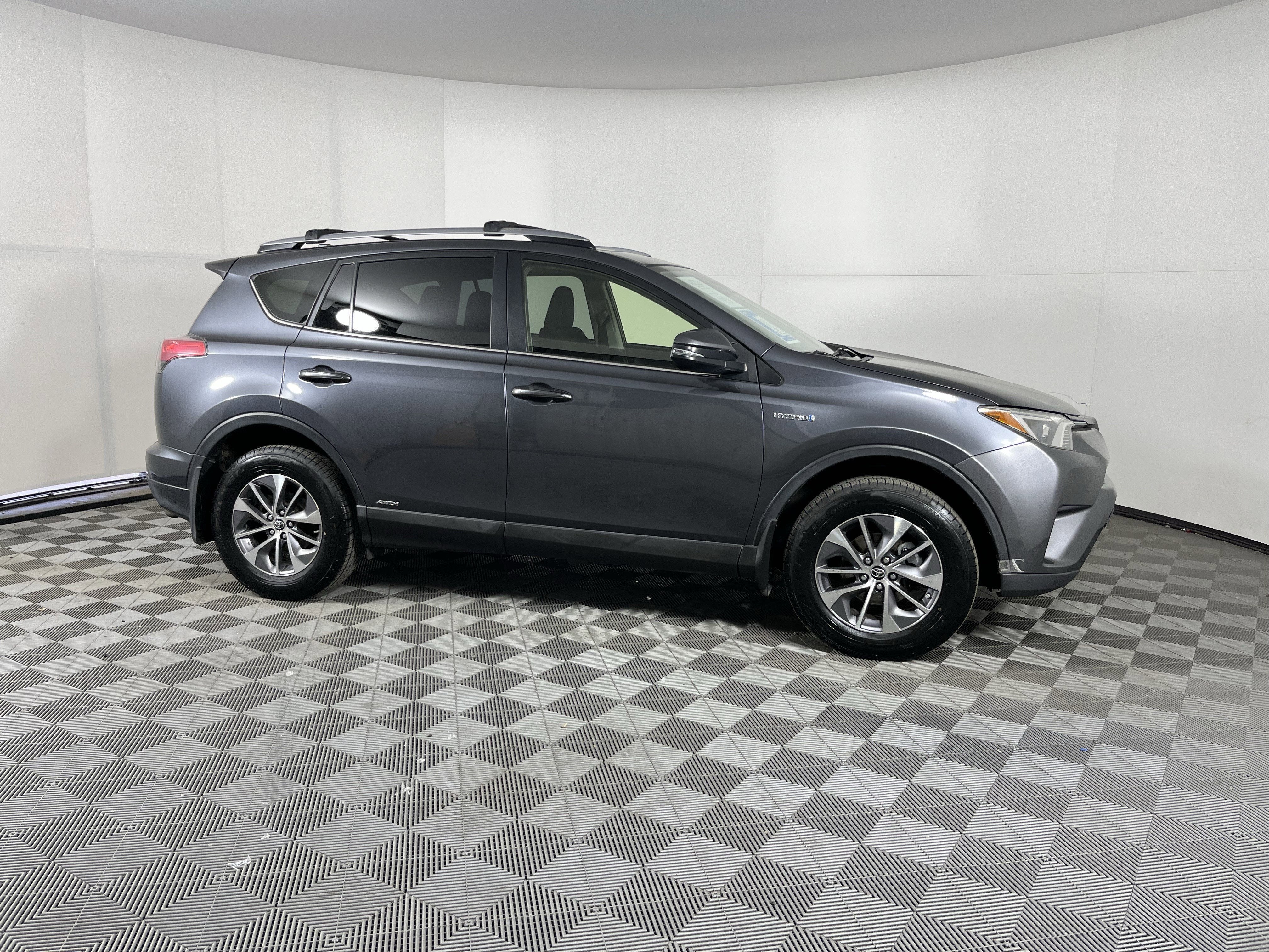 2018 Toyota RAV4 Hybrid LE Plus