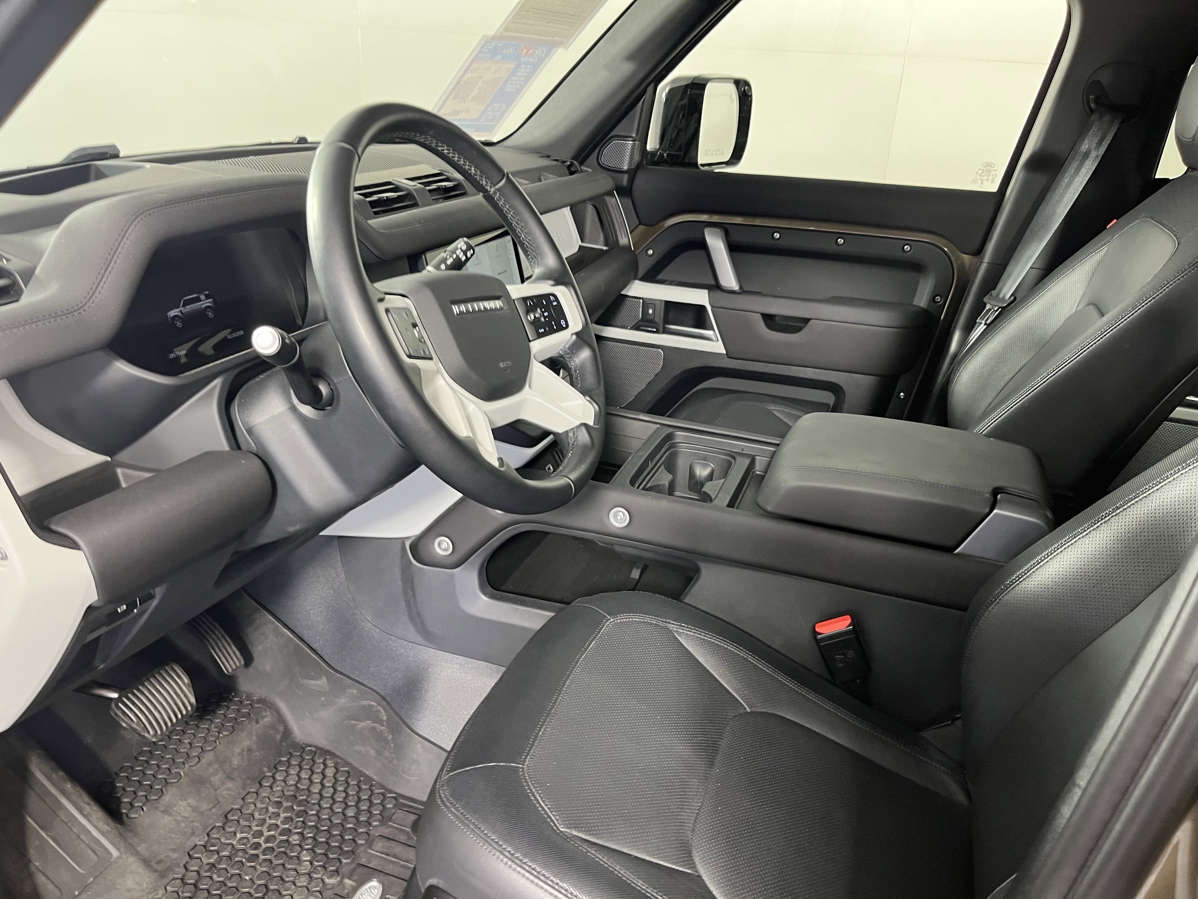 2024 Land Rover Defender X-Dynamic SE