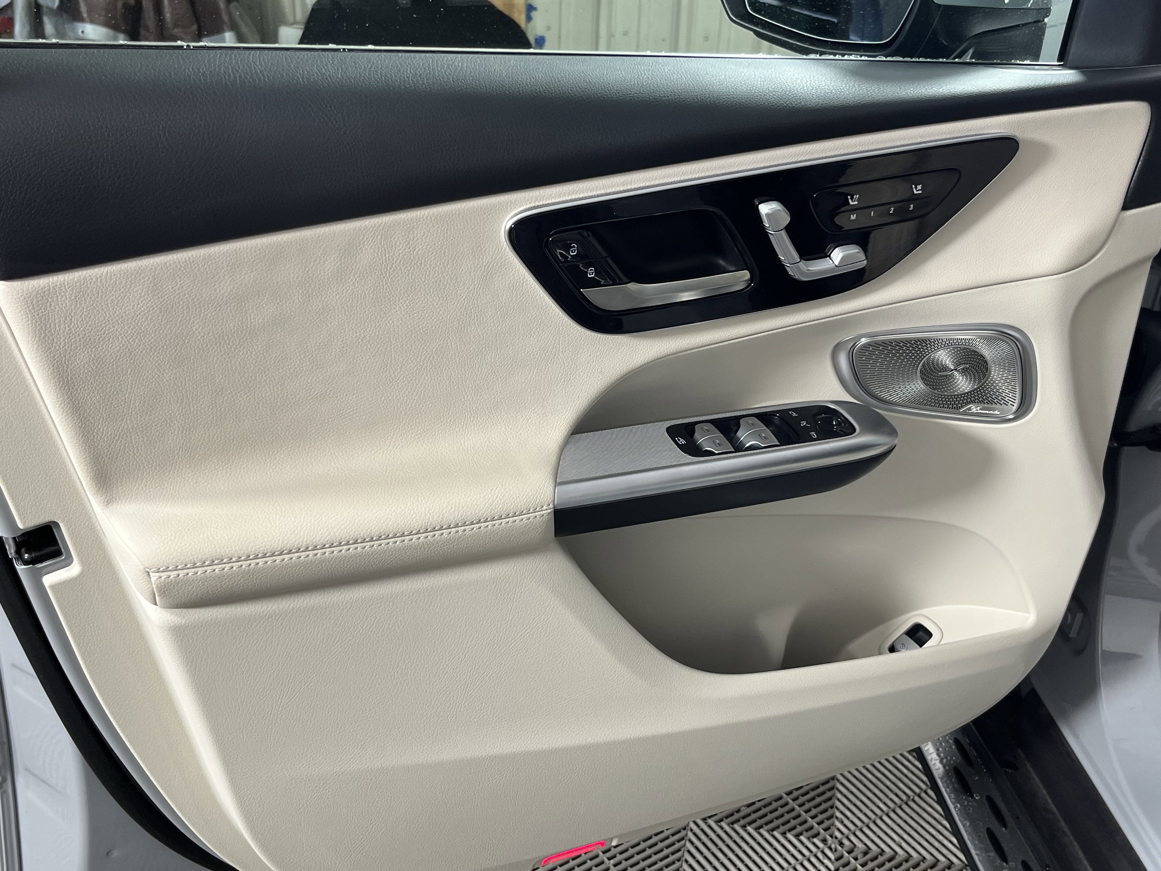 2025 Mercedes-Benz GLC GLC 300