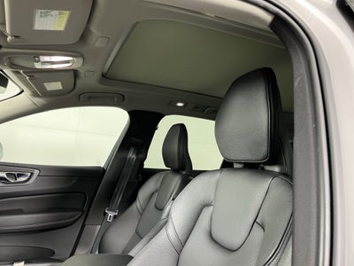 2022 Volvo XC60 Momentum