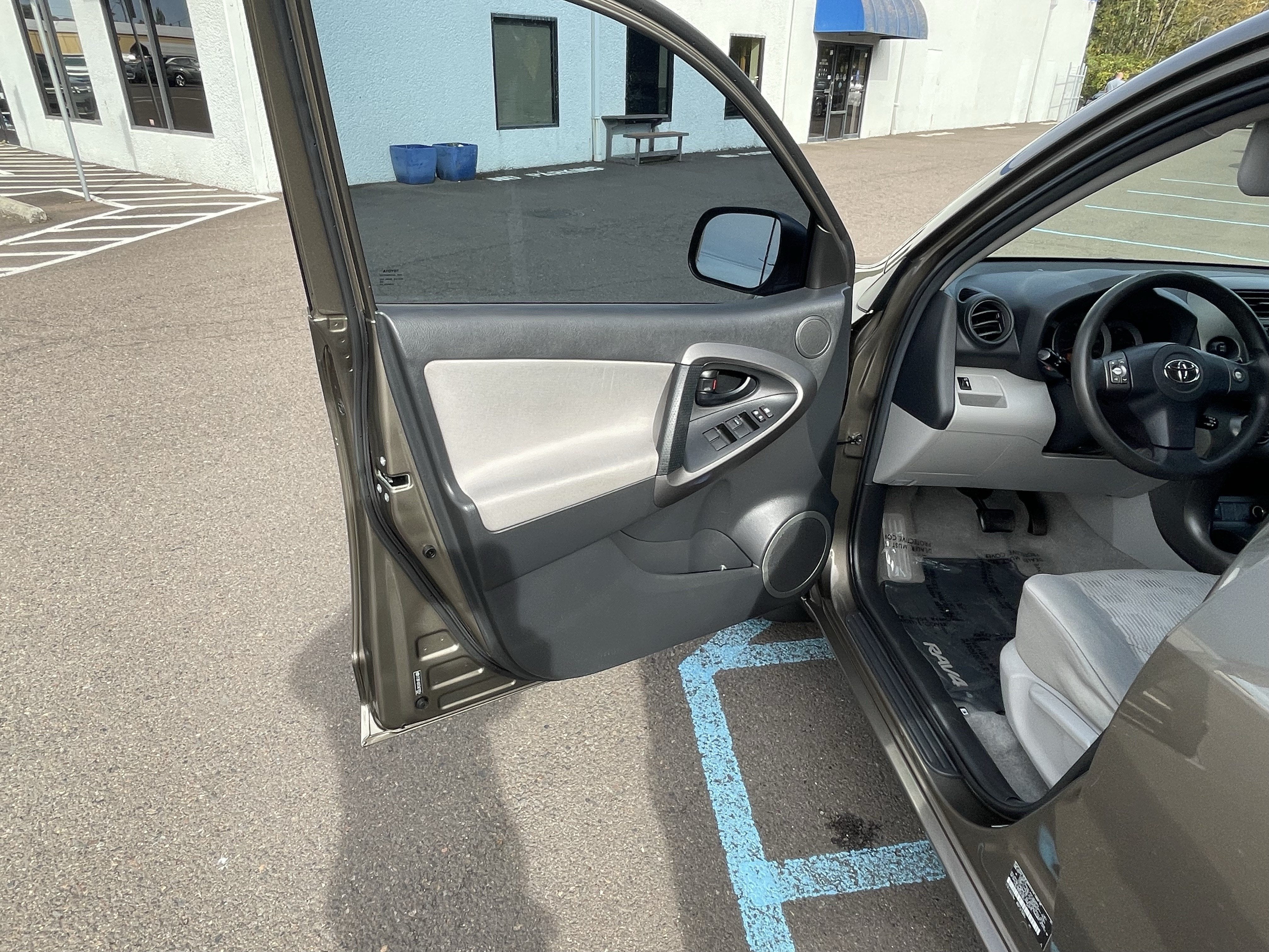 2012 Toyota RAV4 4WD 4dr I4 (Natl)