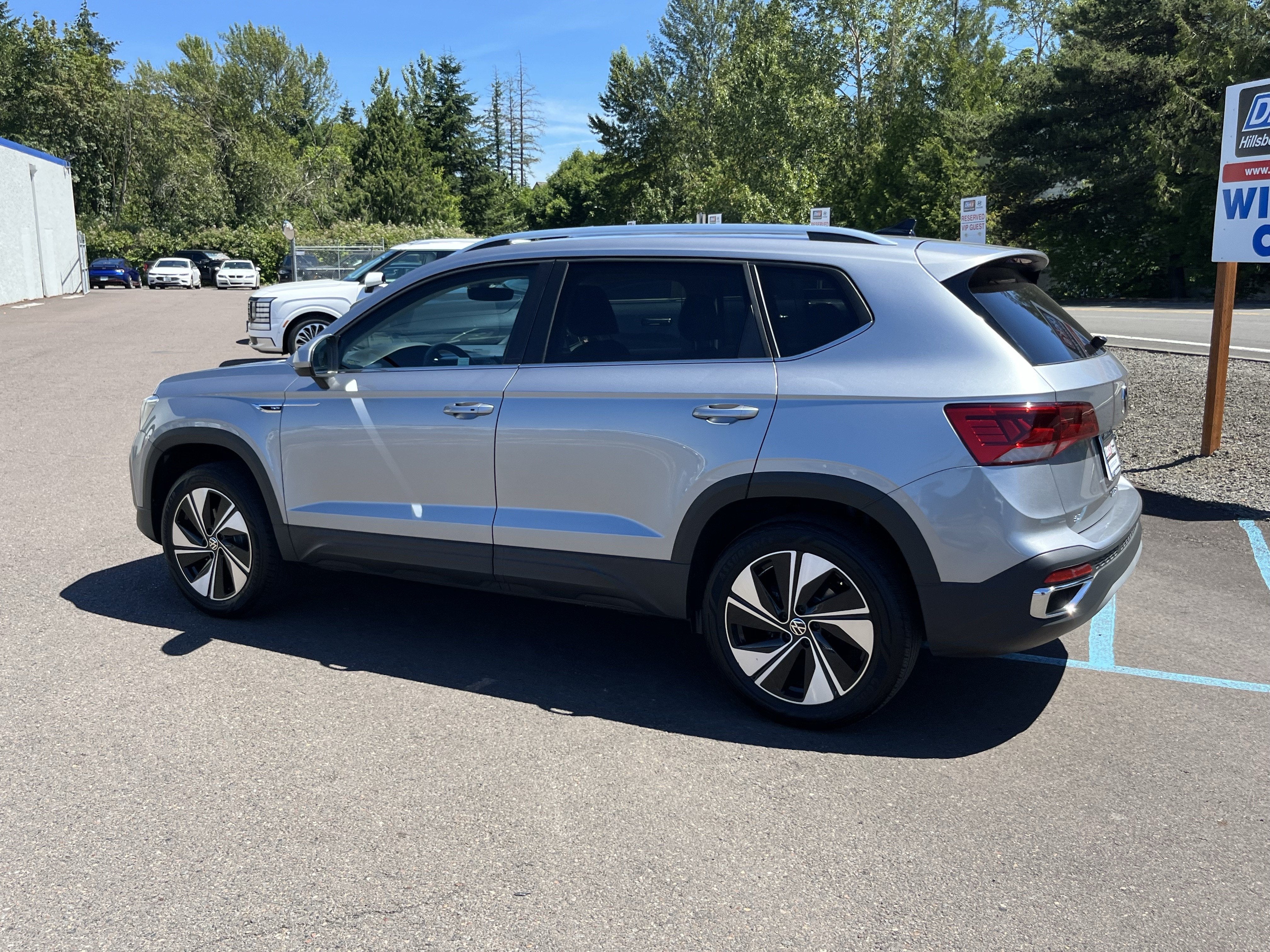 2024 Volkswagen Taos SE