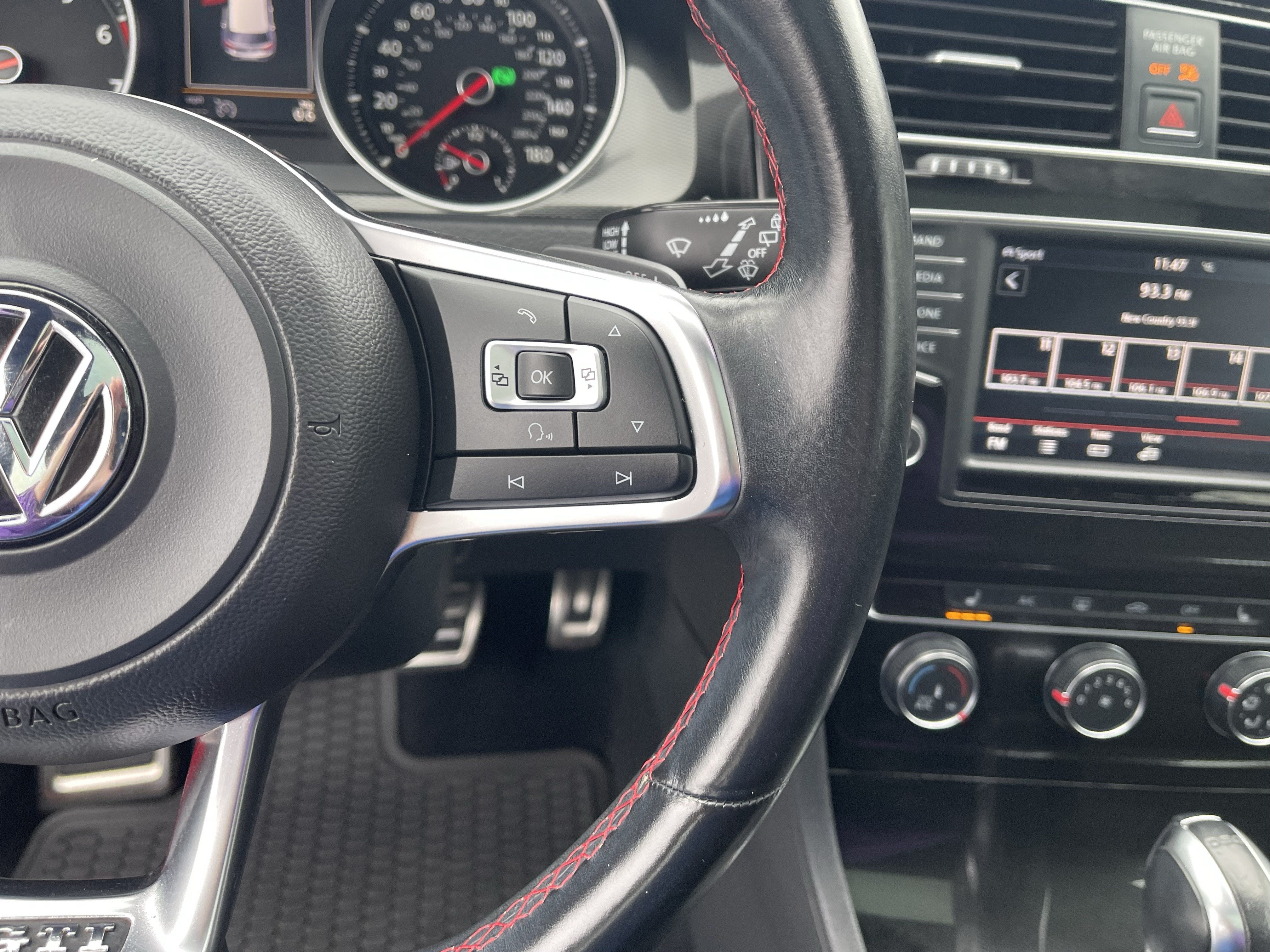 2016 Volkswagen Golf GTI S w/Performance Pkg