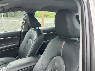 2018 Toyota Camry Hybrid LE
