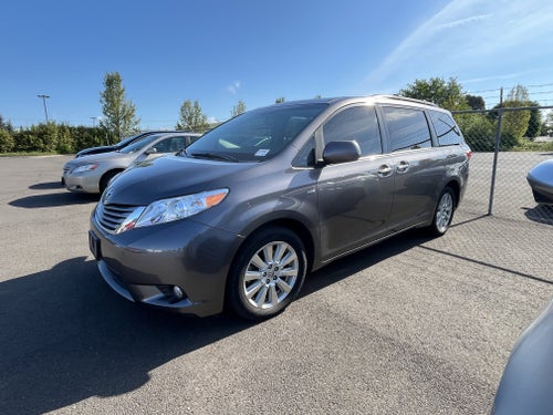 2017 Toyota Sienna XLE
