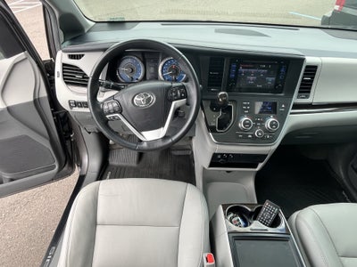2017 Toyota Sienna XLE