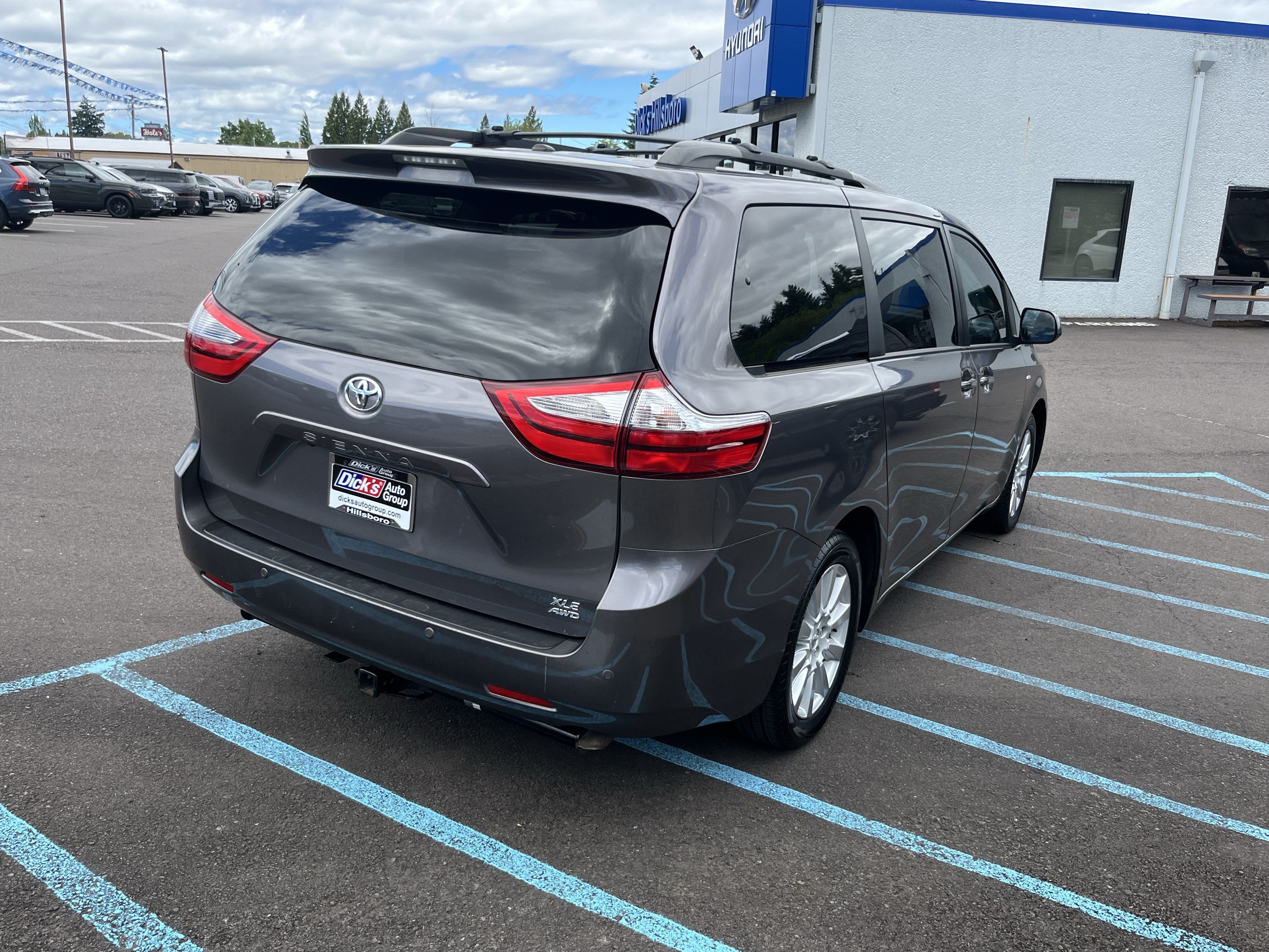 2017 Toyota Sienna XLE