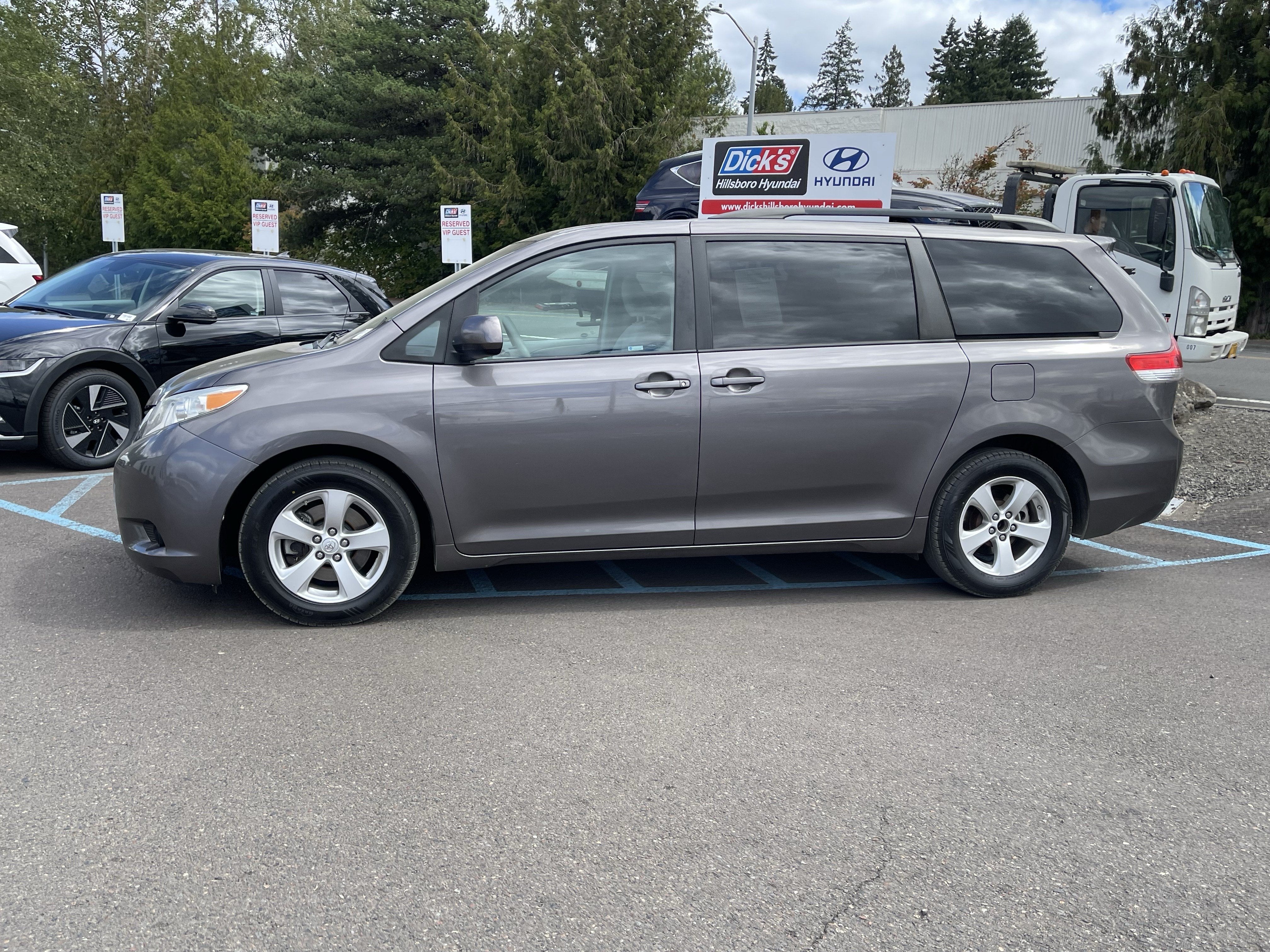 2013 Toyota Sienna LE AAS