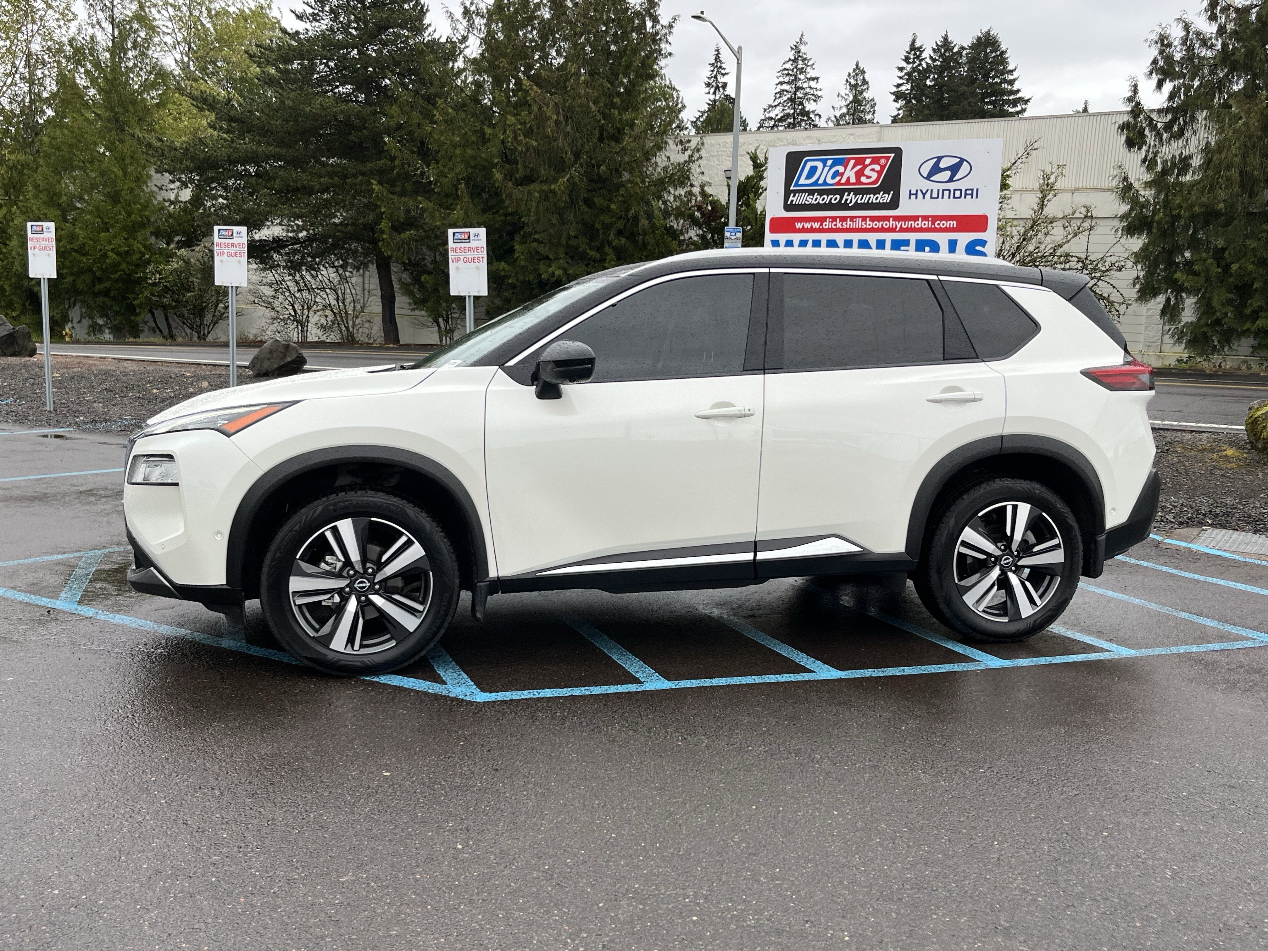 2023 Nissan Rogue SL