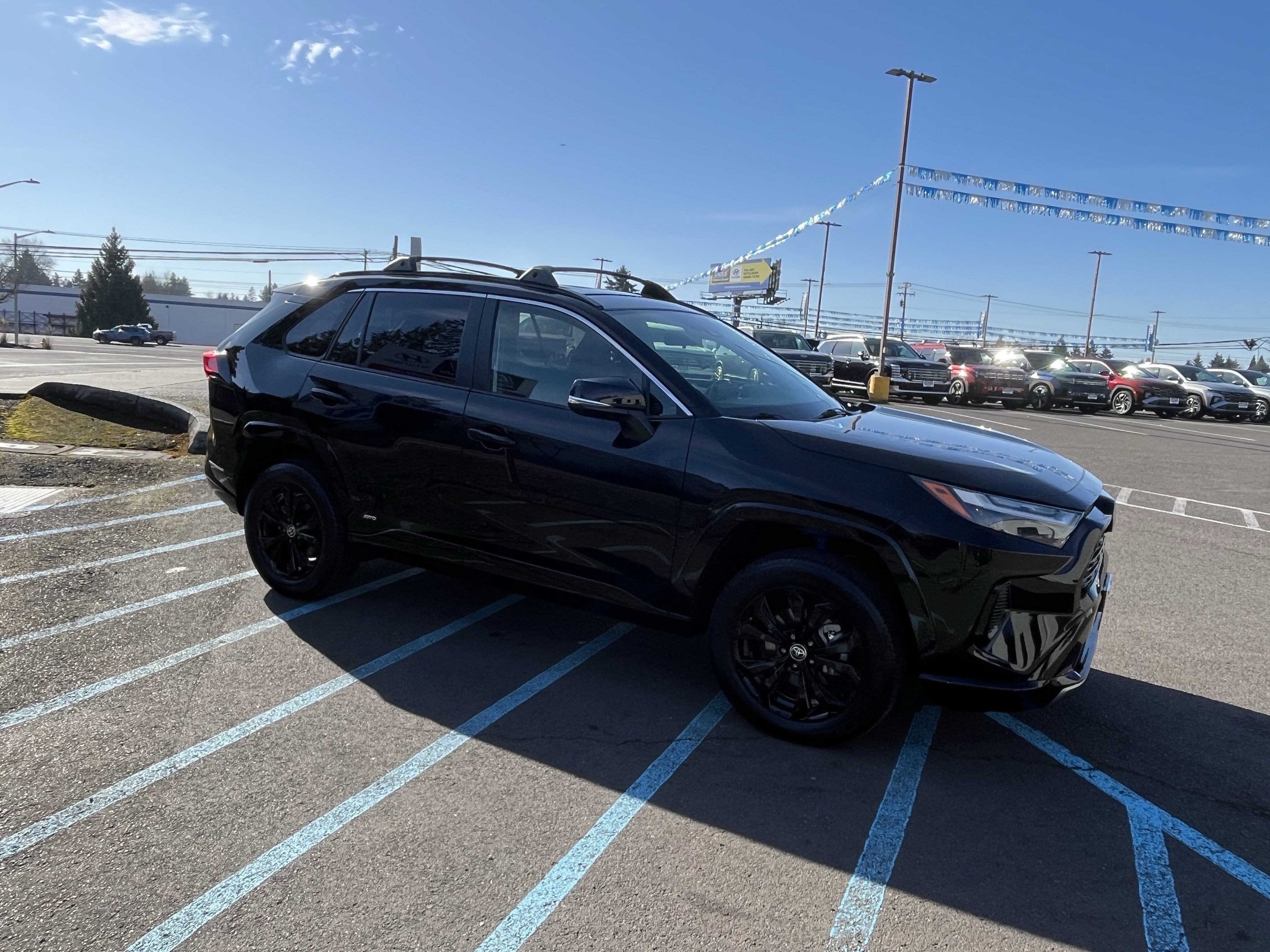 2023 Toyota RAV4 Hybrid SE