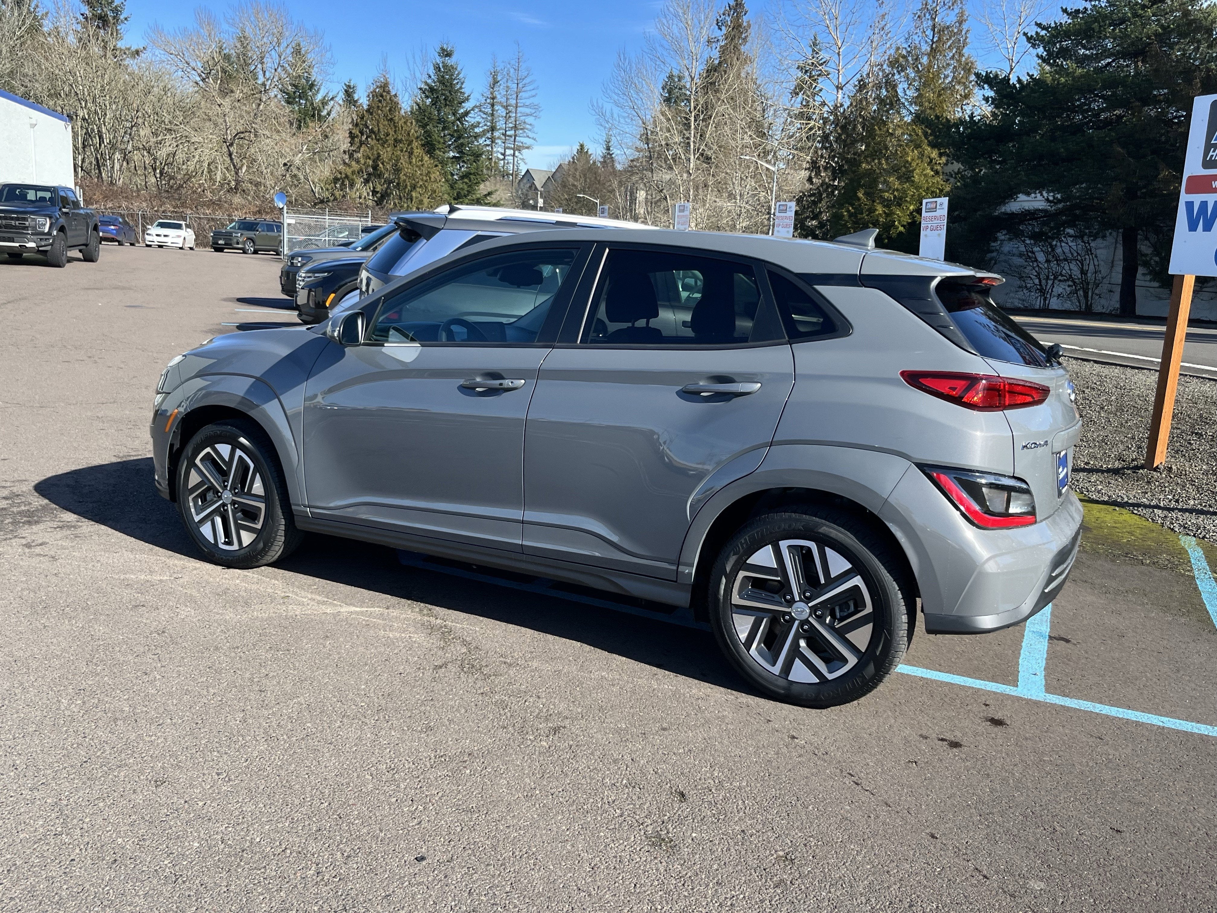 2023 Hyundai Kona Electric SE