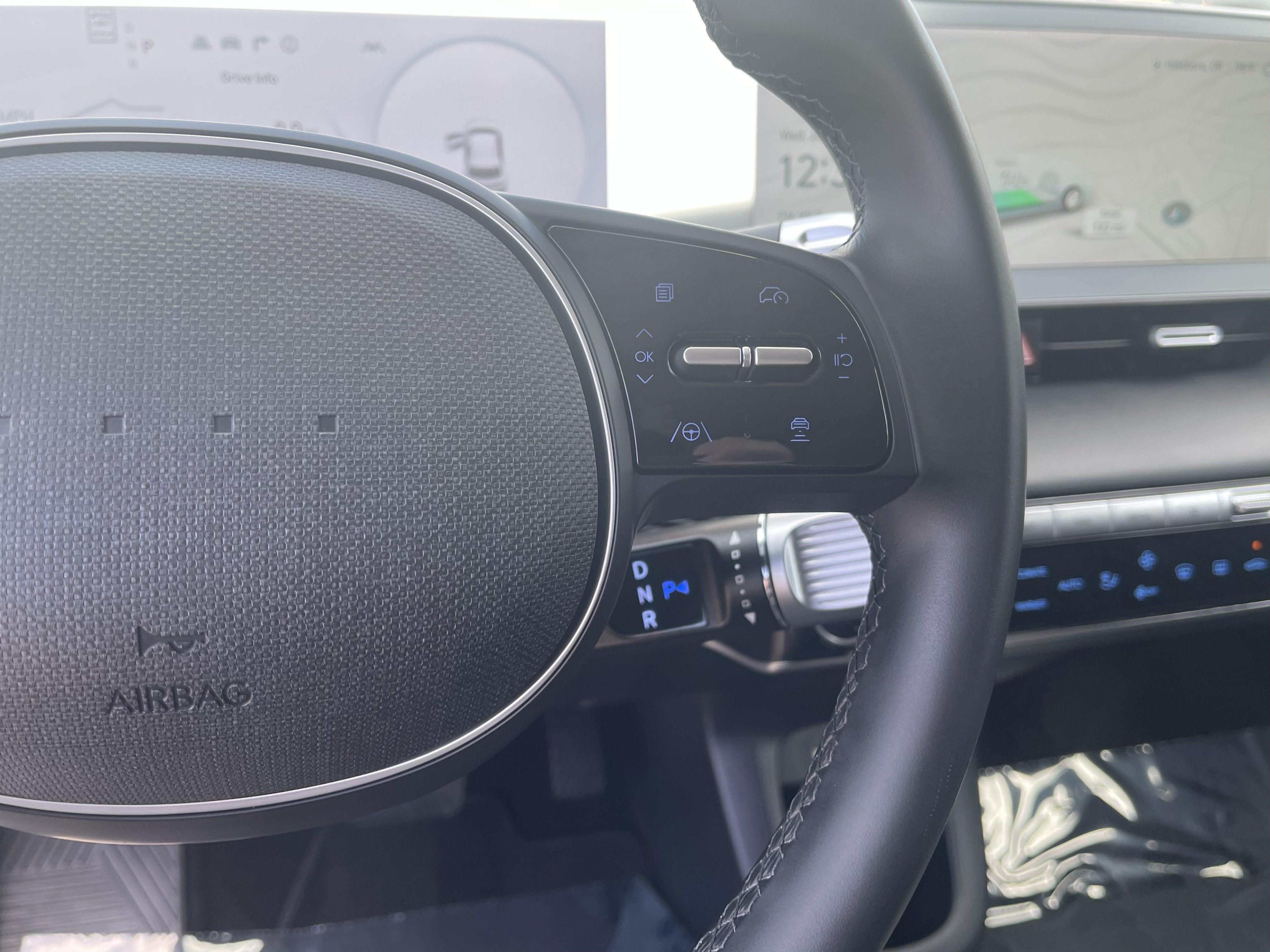 2024 Hyundai IONIQ 5 SE Standard Range