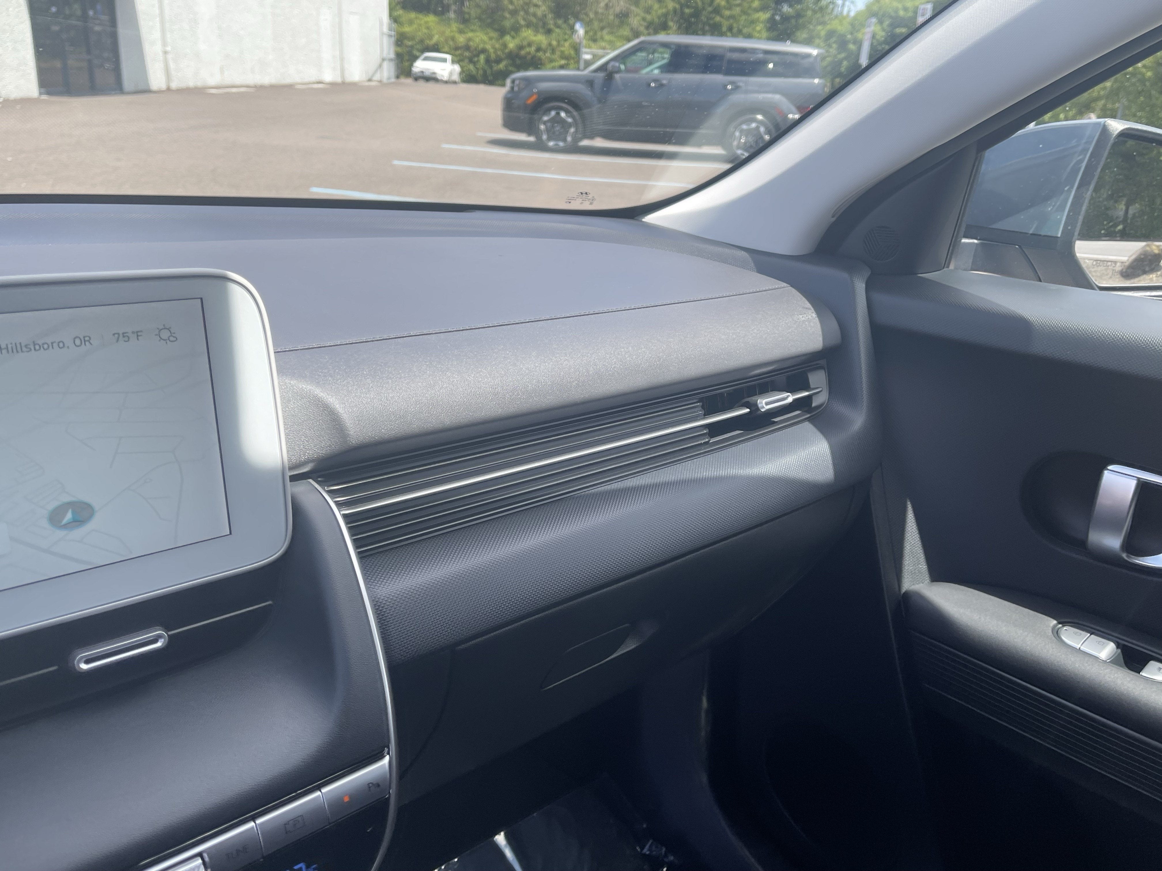 2024 Hyundai IONIQ 5 SE Standard Range