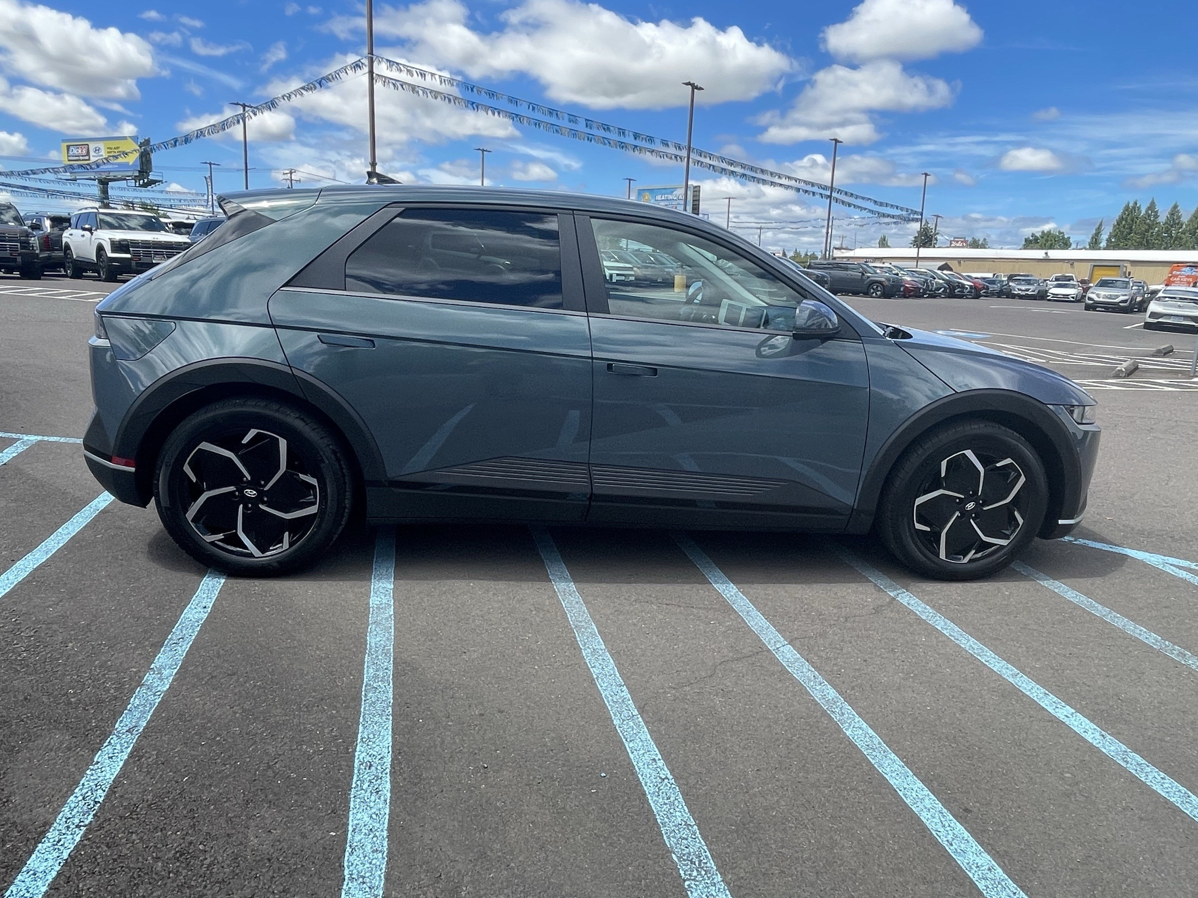 2024 Hyundai IONIQ 5 SE Standard Range