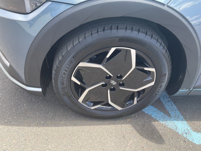 2024 Hyundai IONIQ 5 SE Standard Range