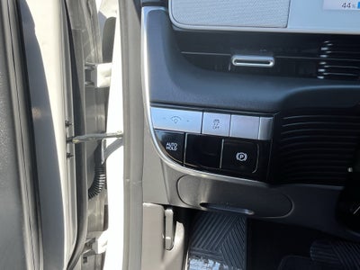 2024 Hyundai IONIQ 5 SE