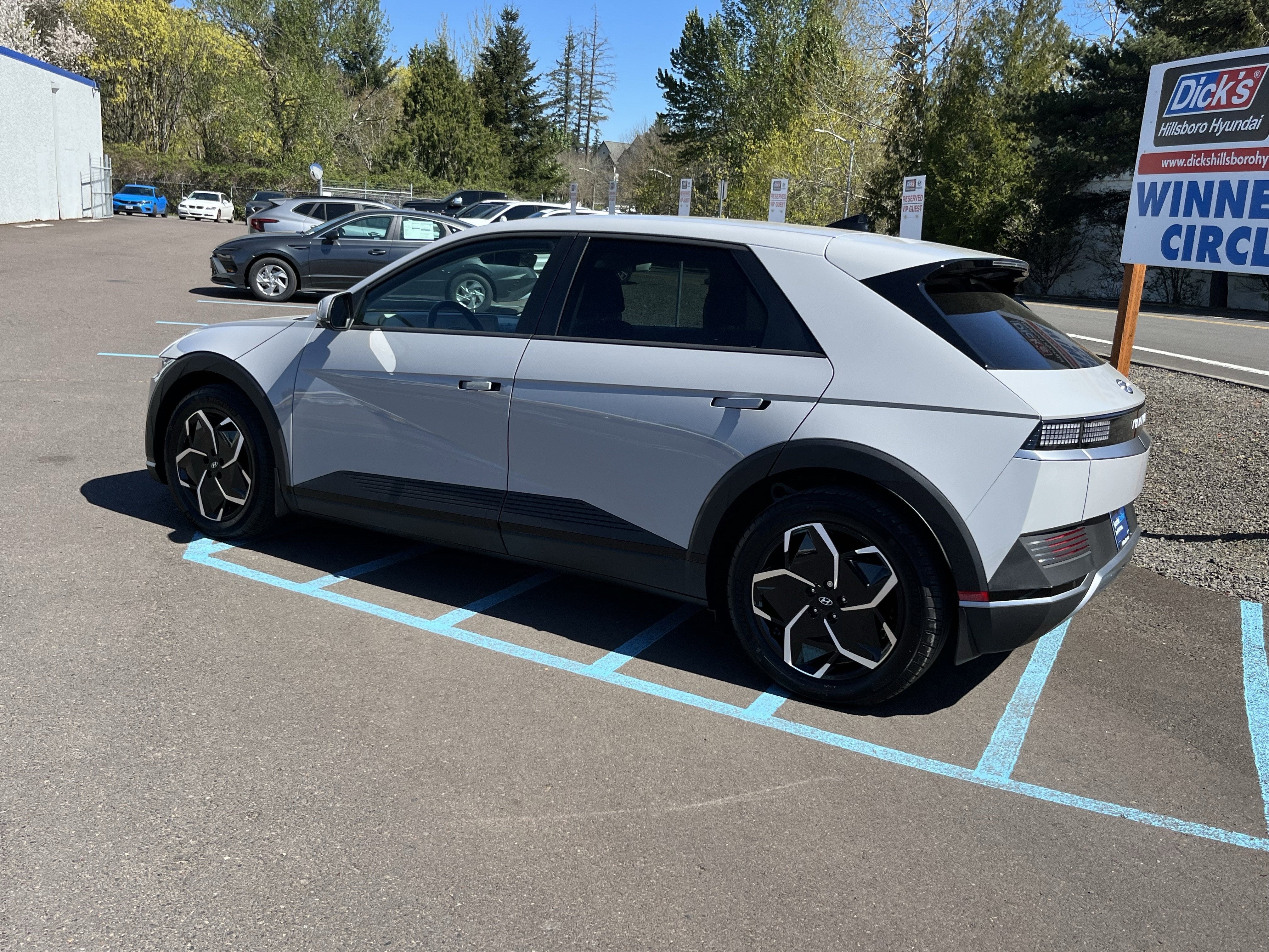 2024 Hyundai IONIQ 5 SE