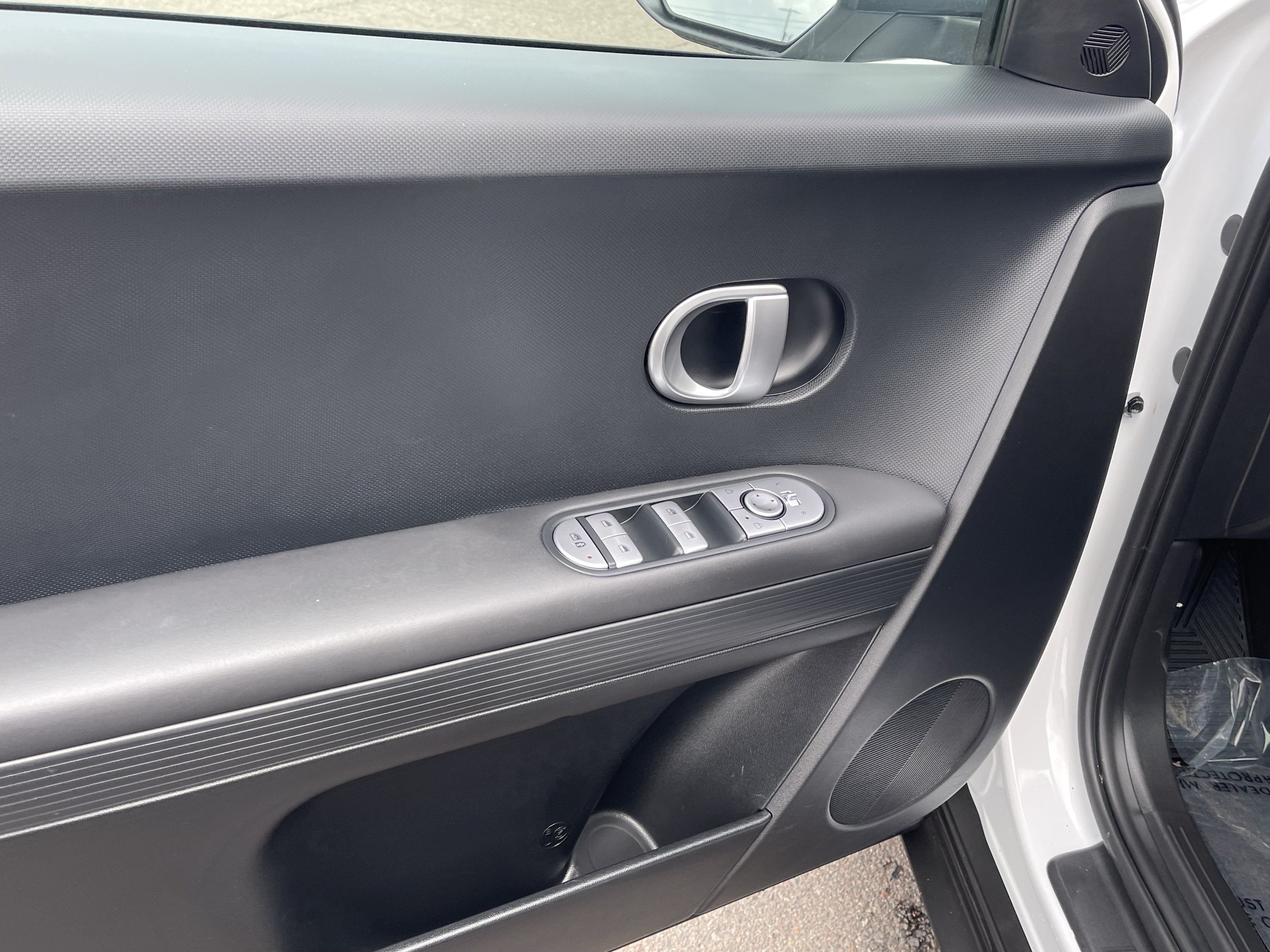 2024 Hyundai IONIQ 5 SE