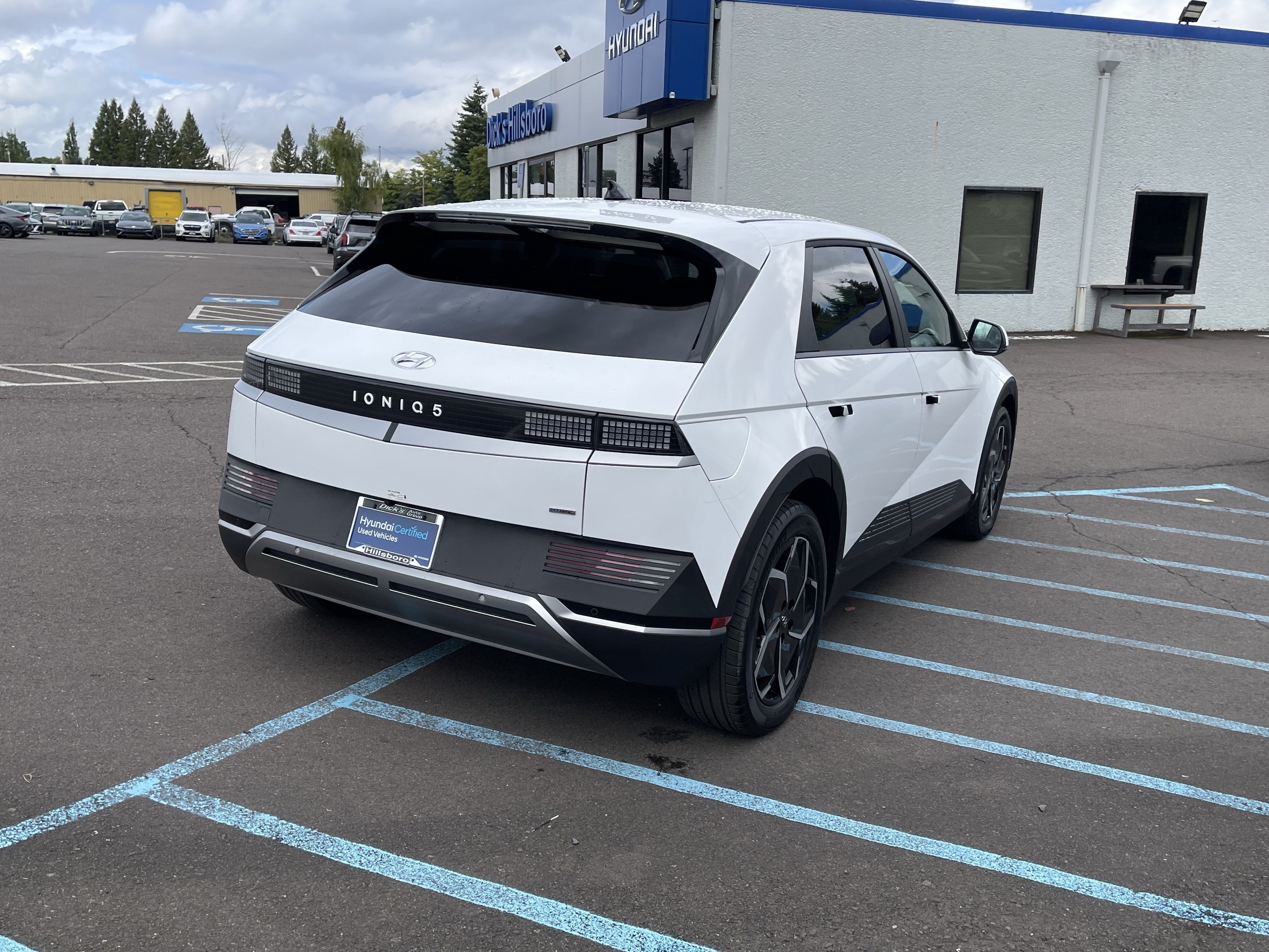 2024 Hyundai IONIQ 5 SE