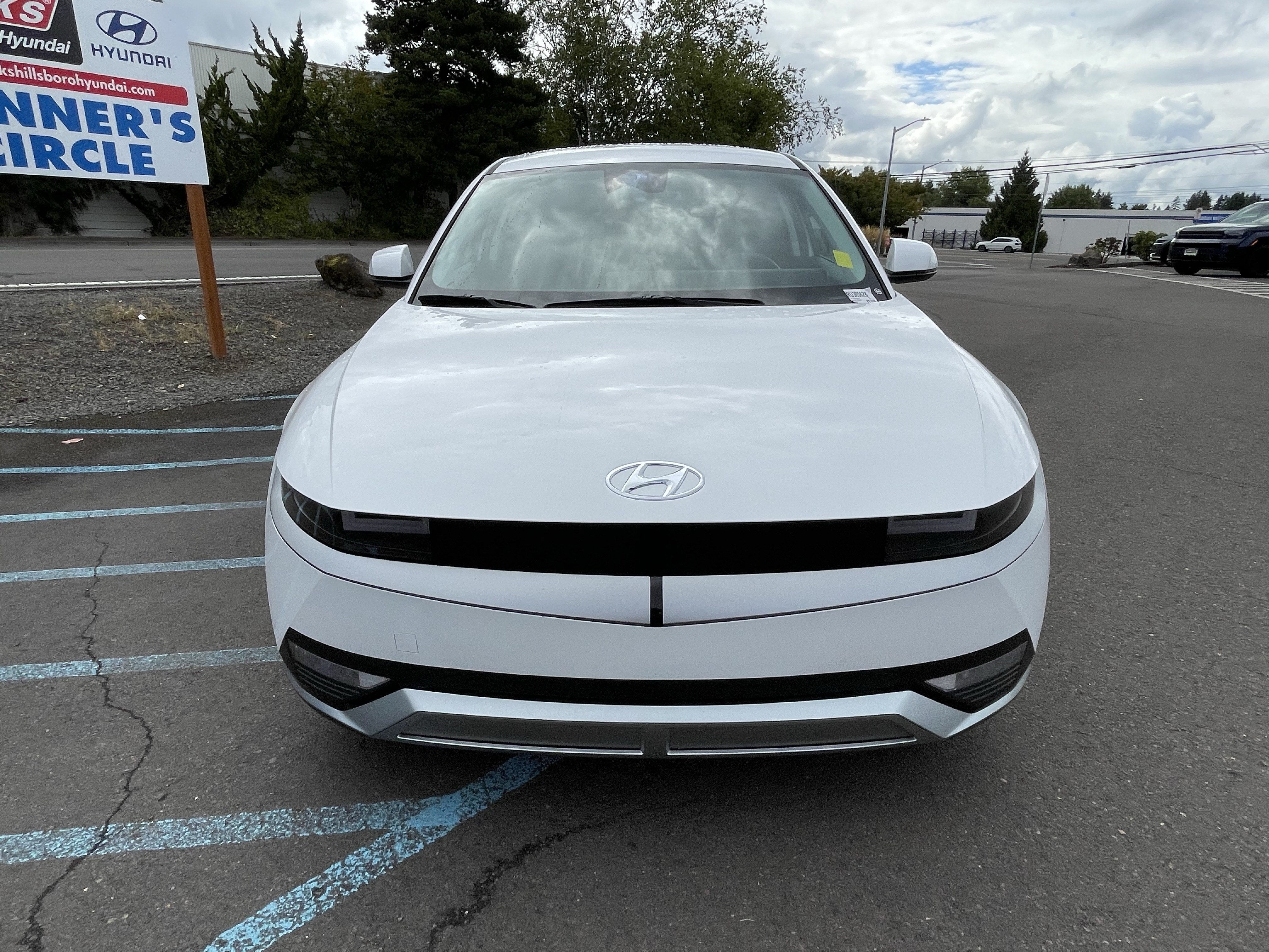 2024 Hyundai IONIQ 5 SE