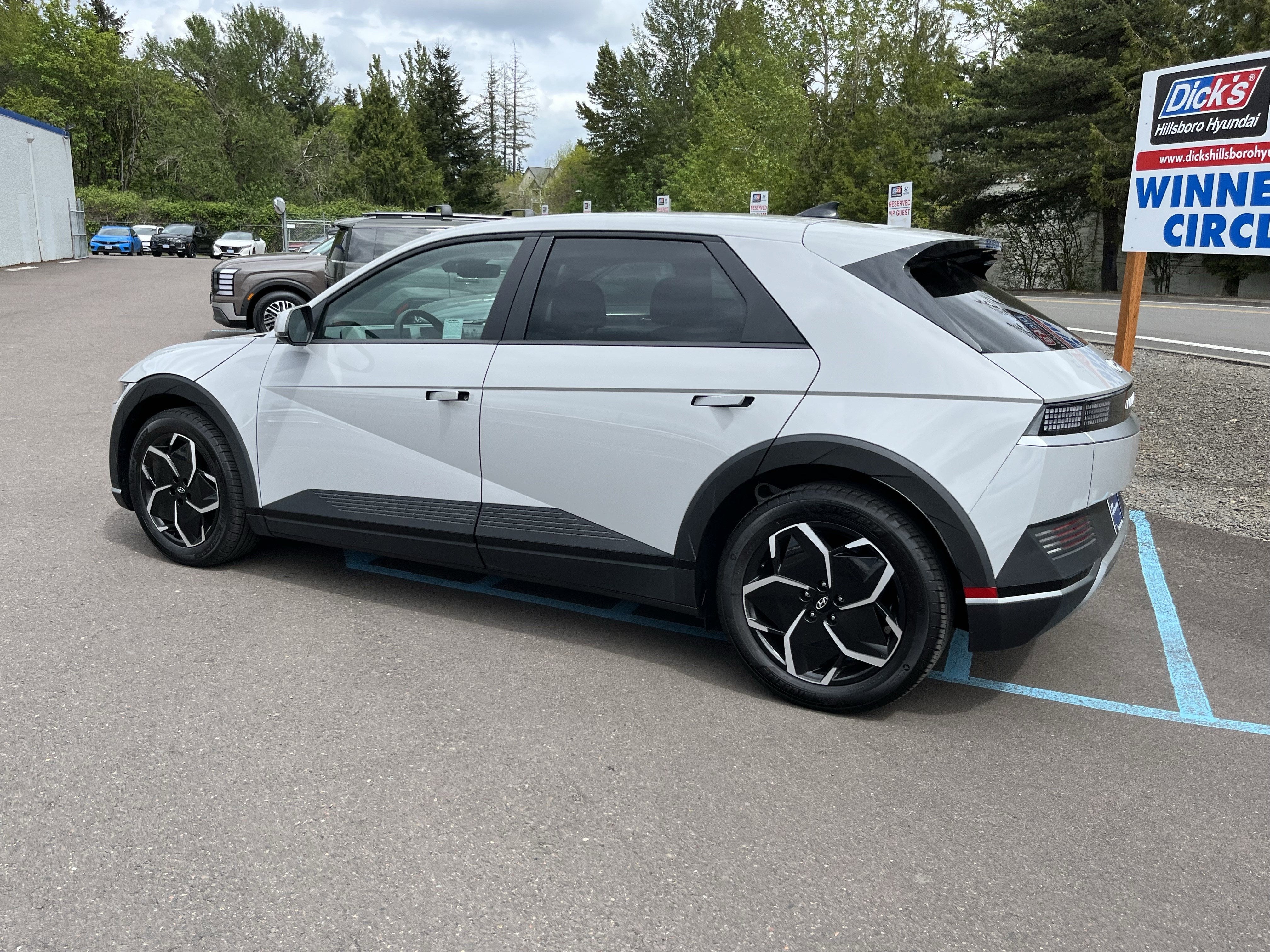 2024 Hyundai IONIQ 5 SEL