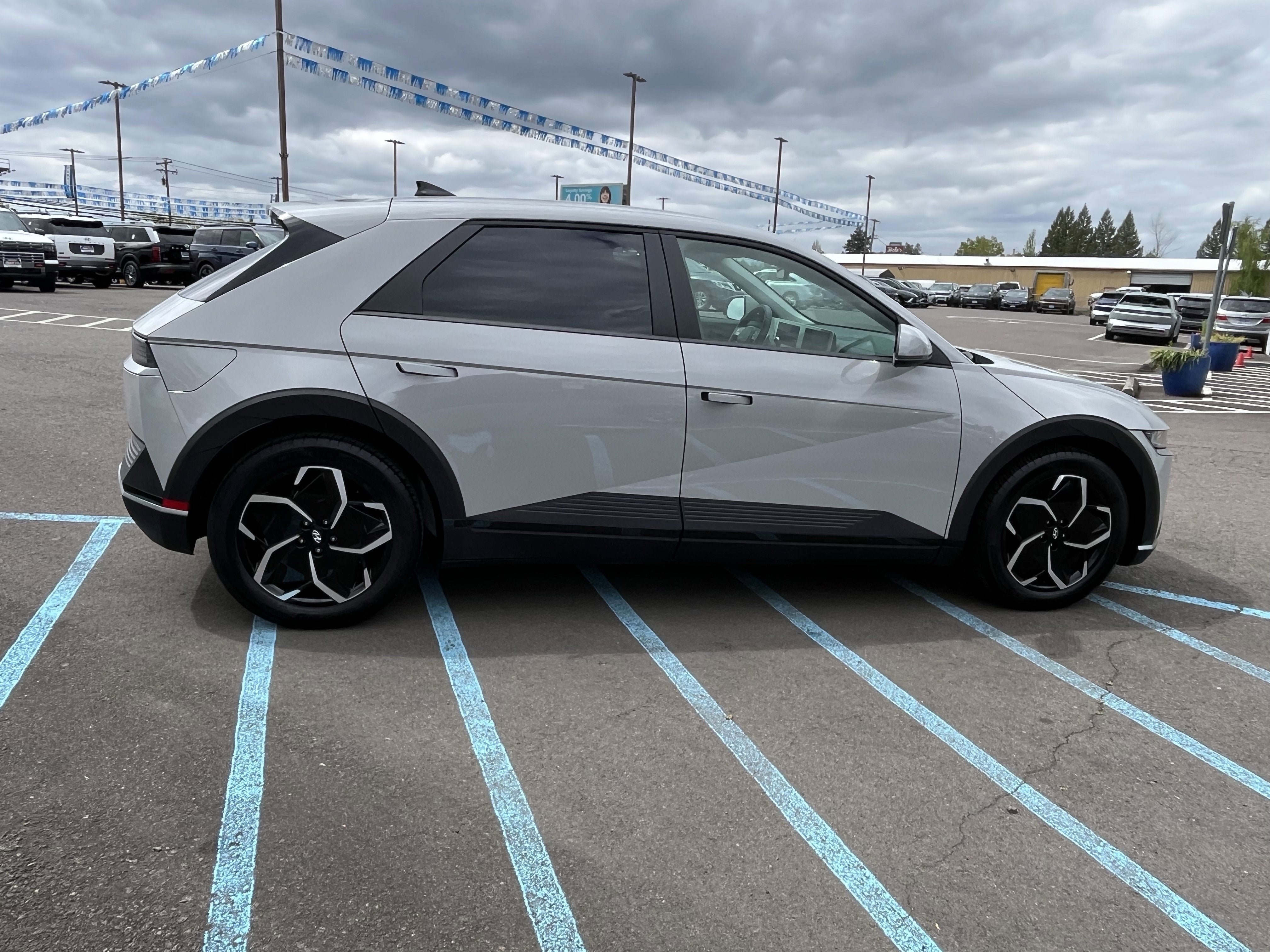 2024 Hyundai IONIQ 5 SEL