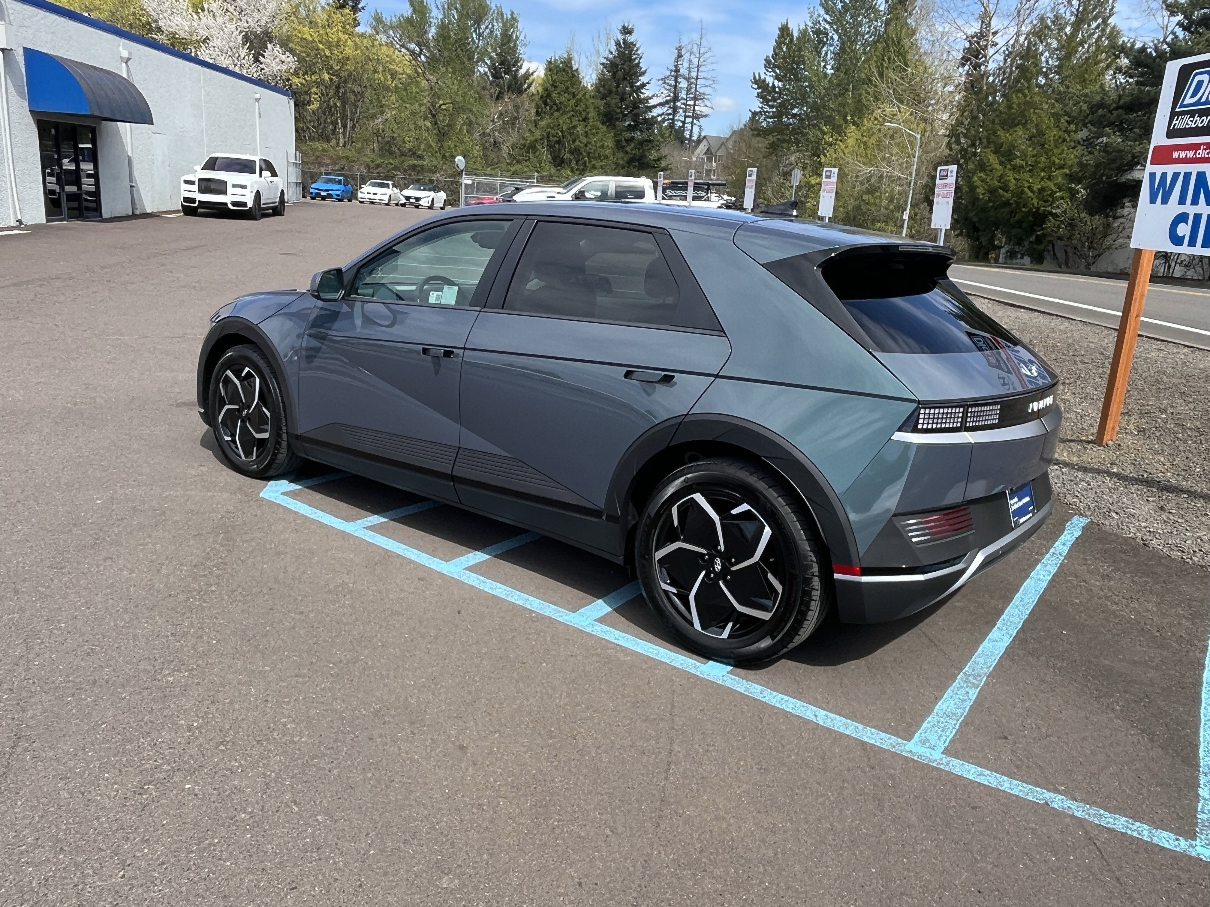 2024 Hyundai IONIQ 5 SEL