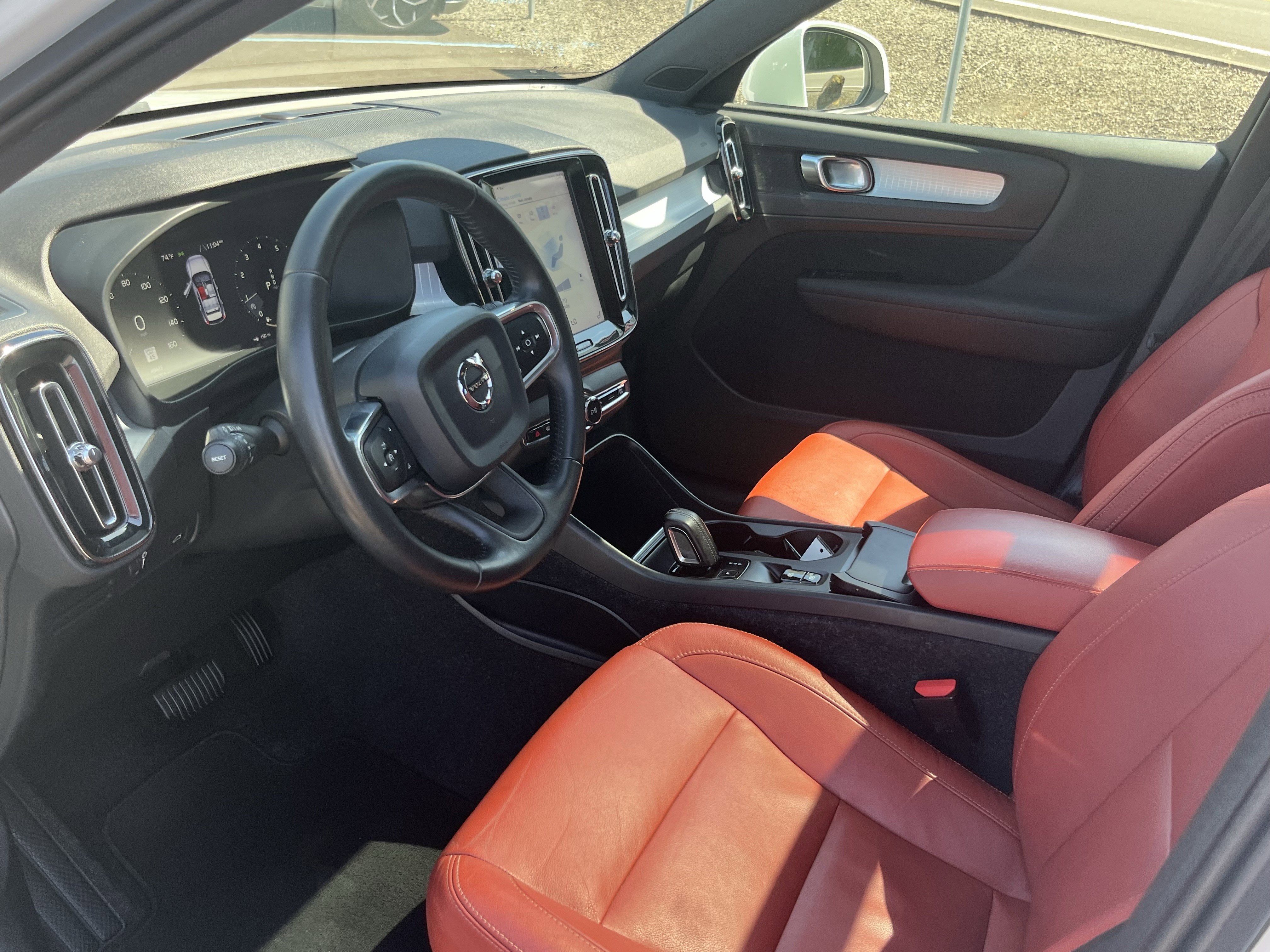 2019 Volvo XC40 Momentum