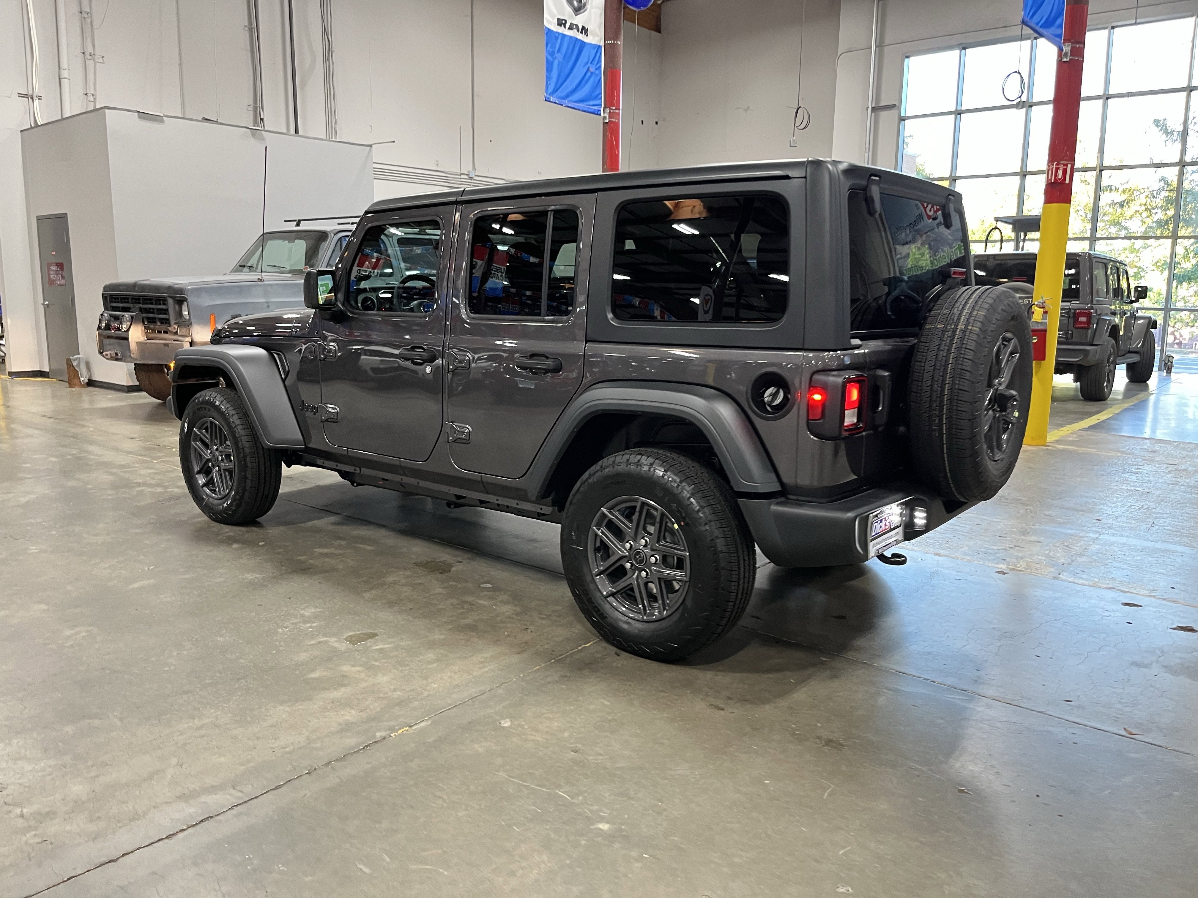 2025 Jeep Wrangler WRANGLER 4-DOOR SPORT S