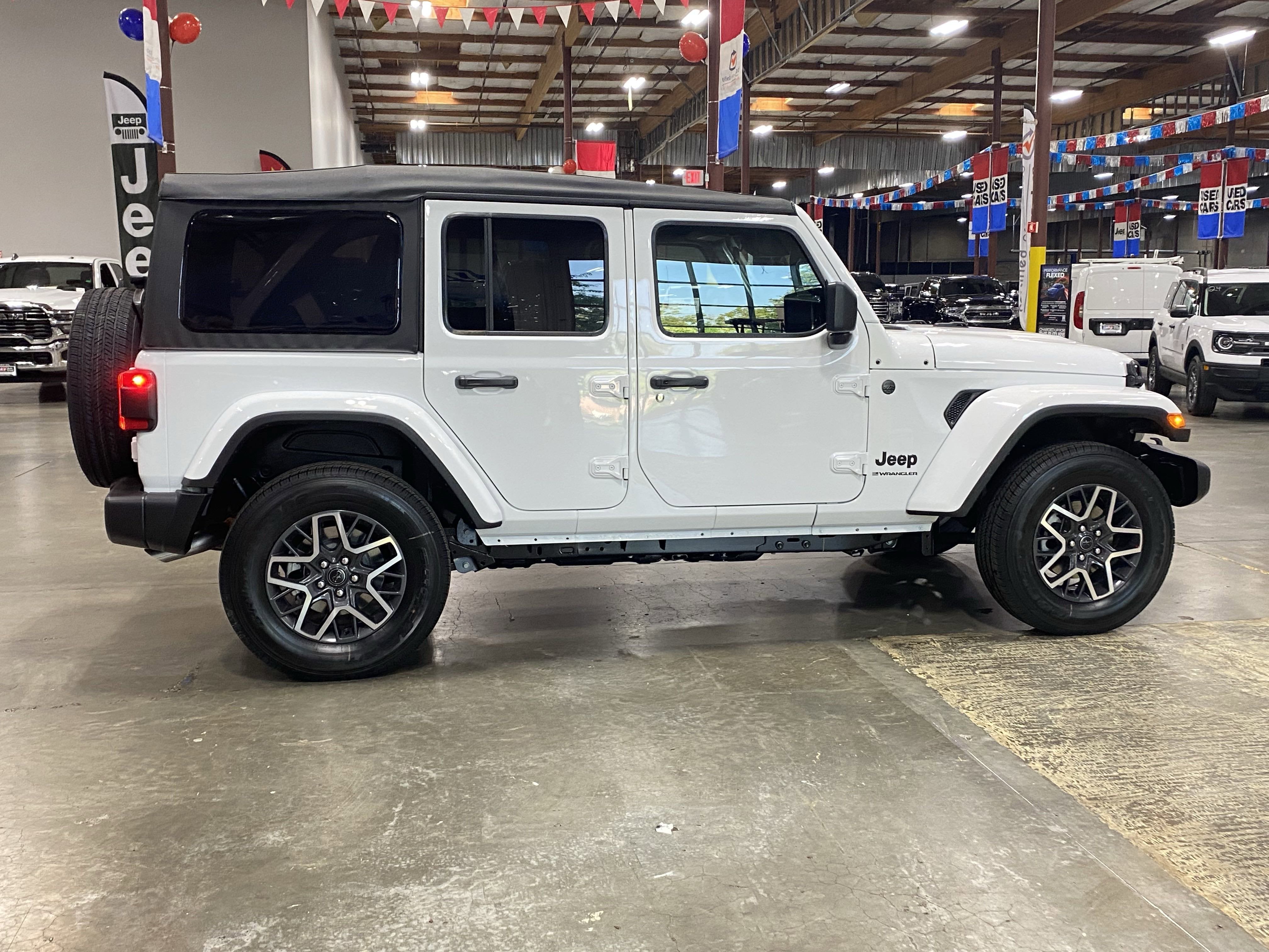 2025 Jeep Wrangler WRANGLER 4-DOOR SAHARA