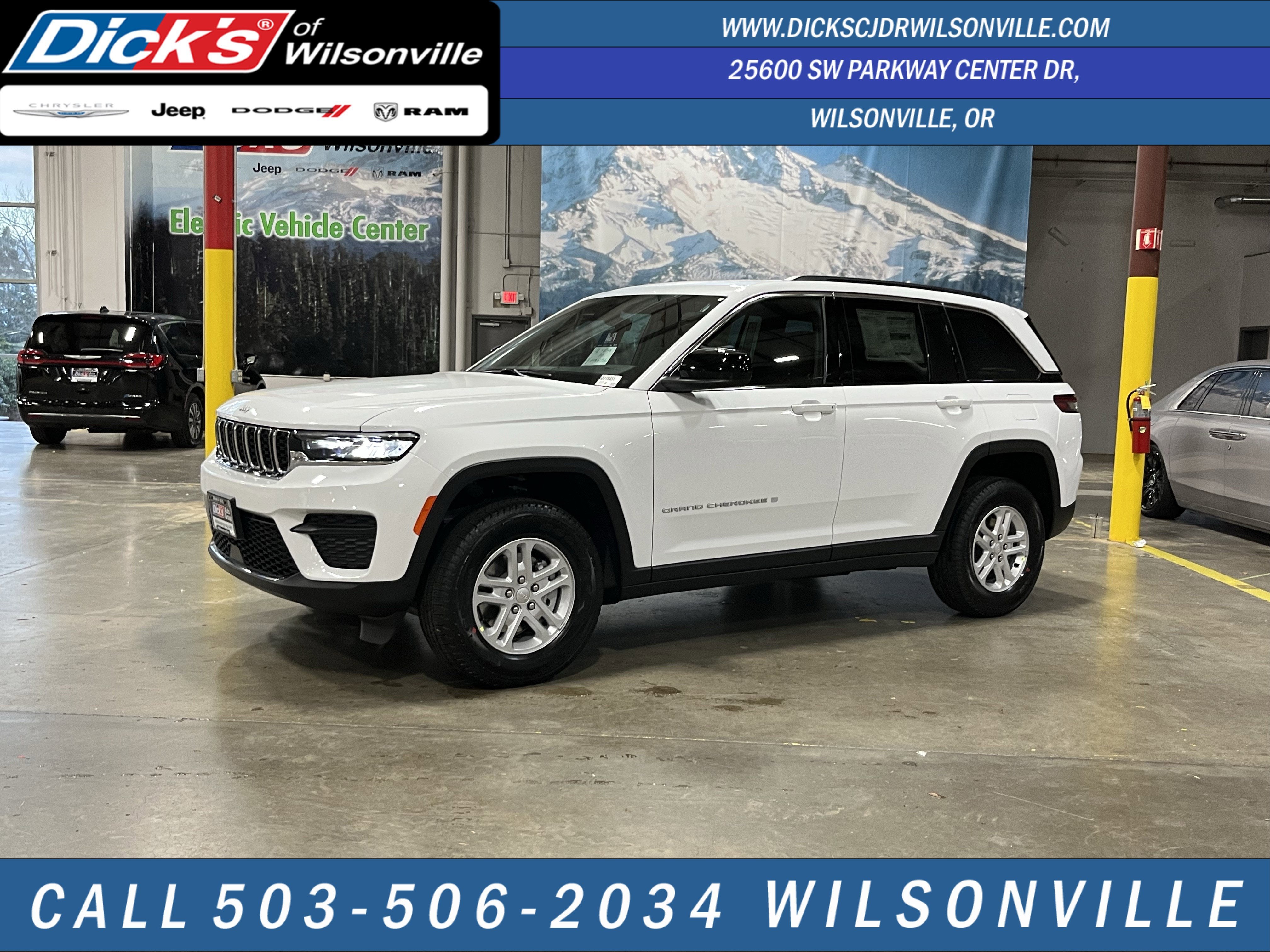 2025 Jeep Grand Cherokee GRAND CHEROKEE LAREDO 4X4