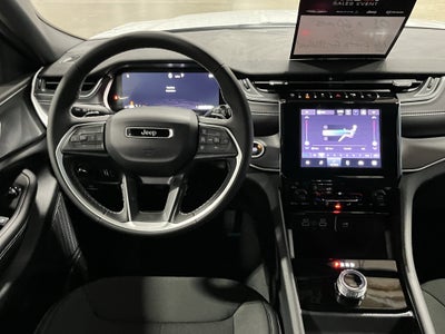 2025 Jeep Grand Cherokee GRAND CHEROKEE LAREDO 4X4