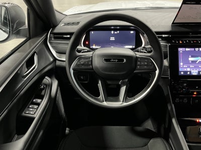 2025 Jeep Grand Cherokee GRAND CHEROKEE LAREDO 4X4