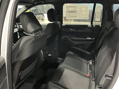 2025 Jeep Grand Cherokee GRAND CHEROKEE LAREDO 4X4