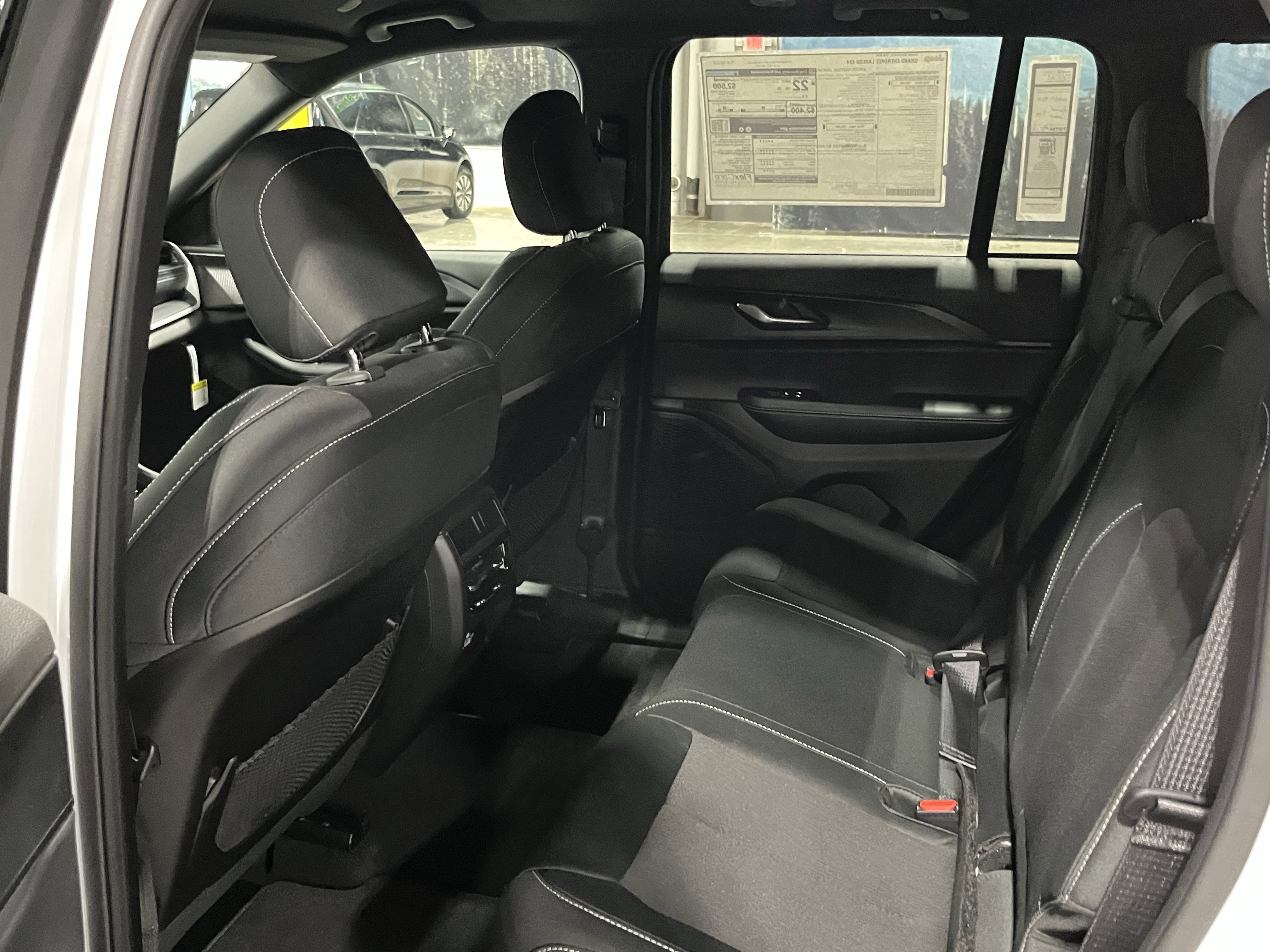 2025 Jeep Grand Cherokee GRAND CHEROKEE LAREDO 4X4