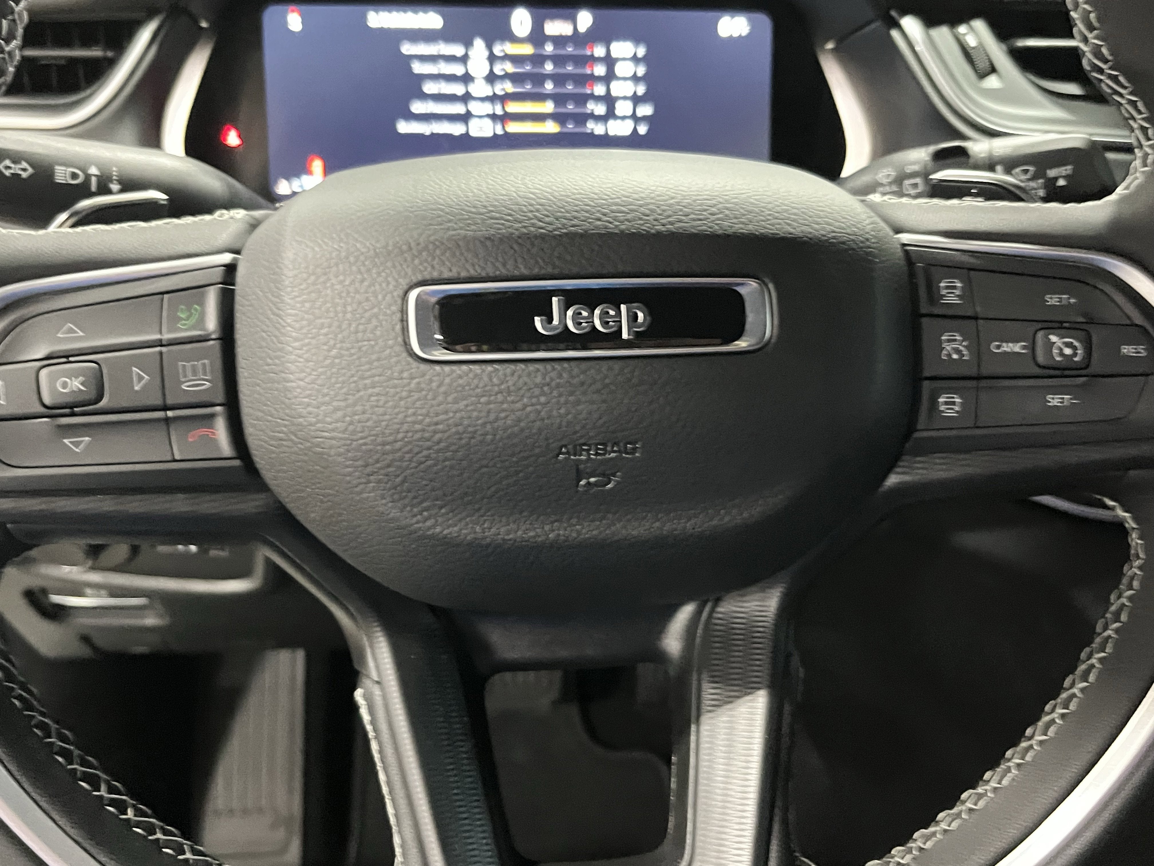 2025 Jeep Grand Cherokee GRAND CHEROKEE LAREDO 4X4