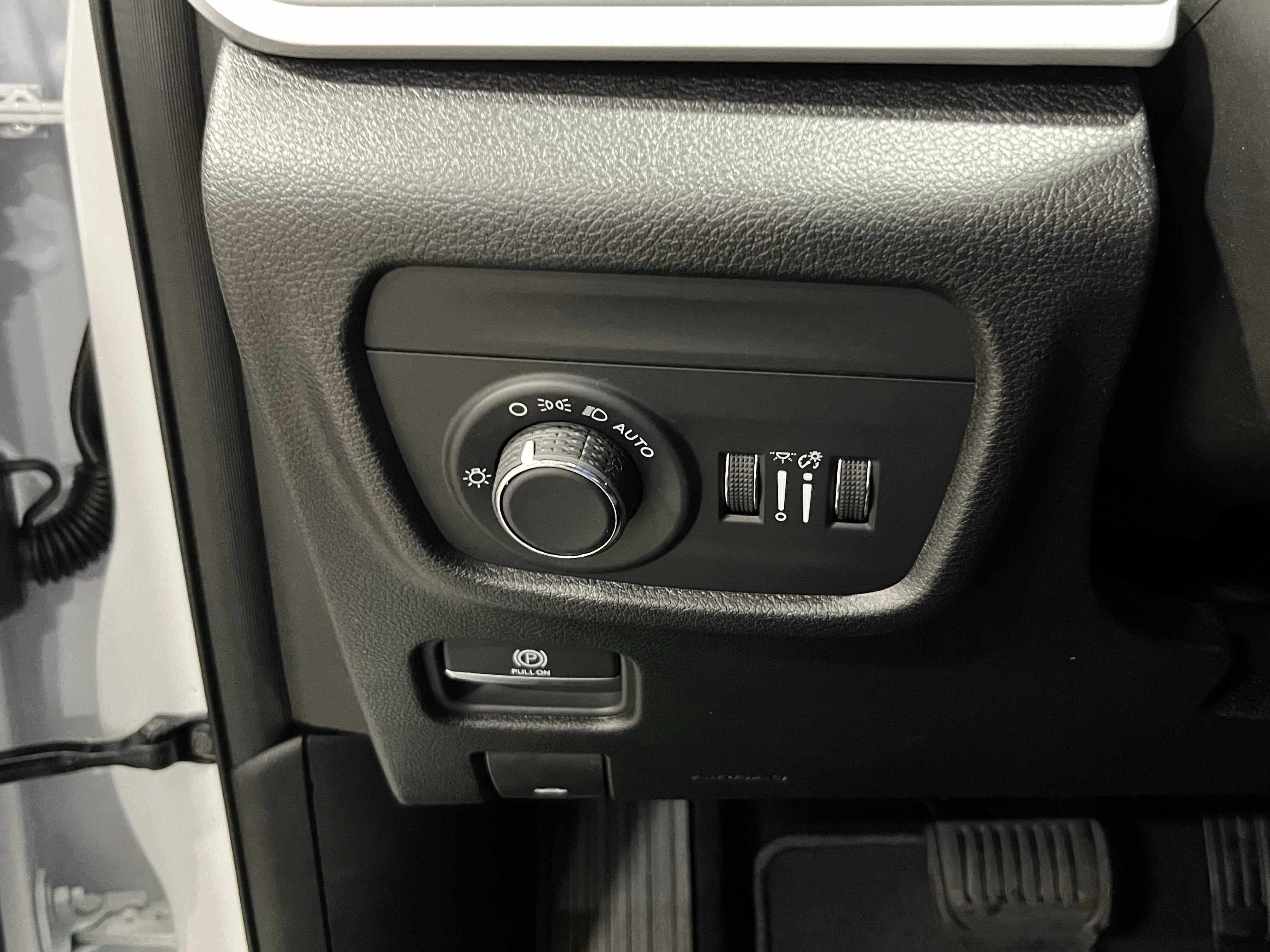 2025 Jeep Grand Cherokee GRAND CHEROKEE LAREDO 4X4