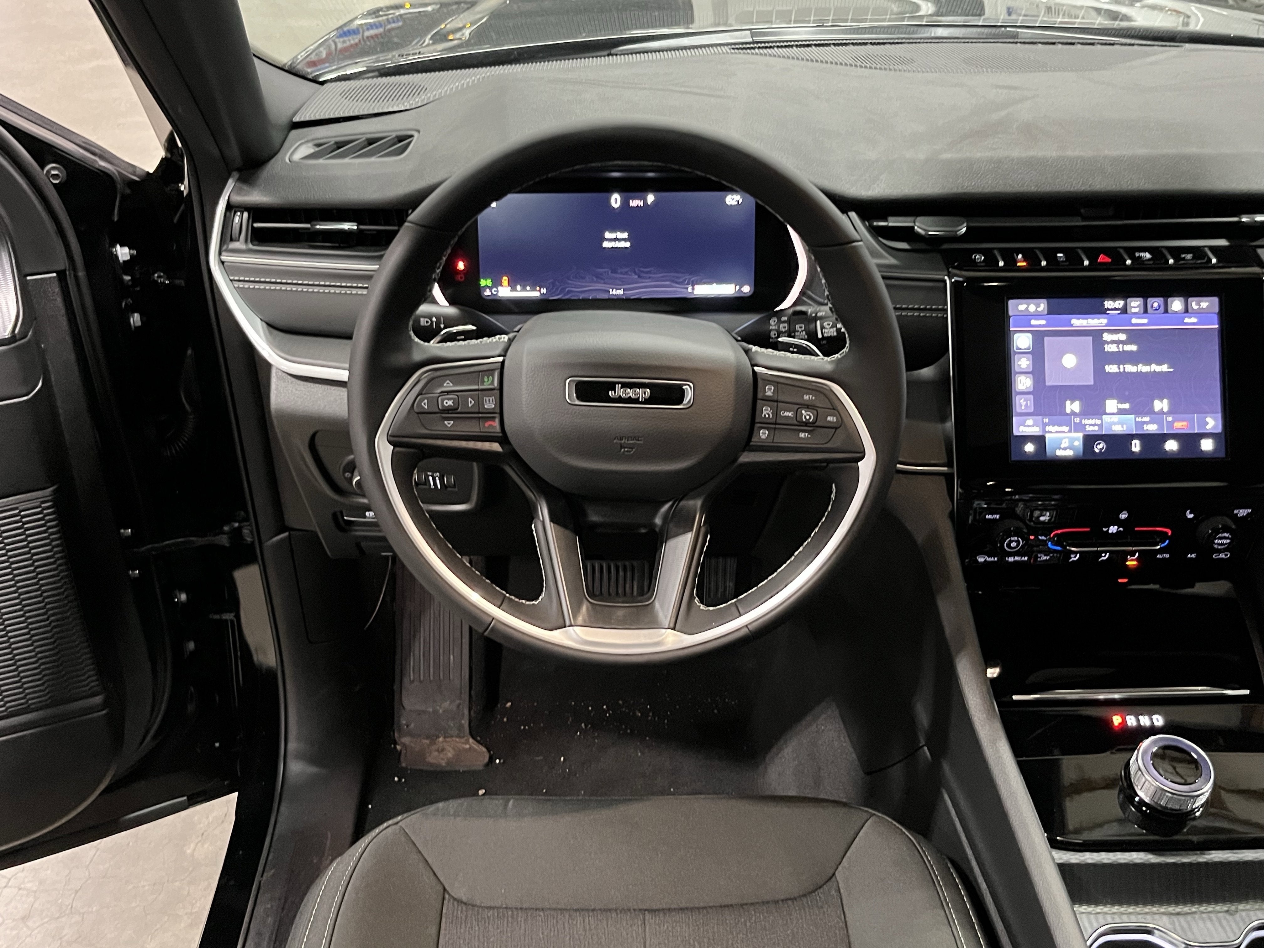 2026 Jeep Grand Cherokee GRAND CHEROKEE LAREDO X 4X4