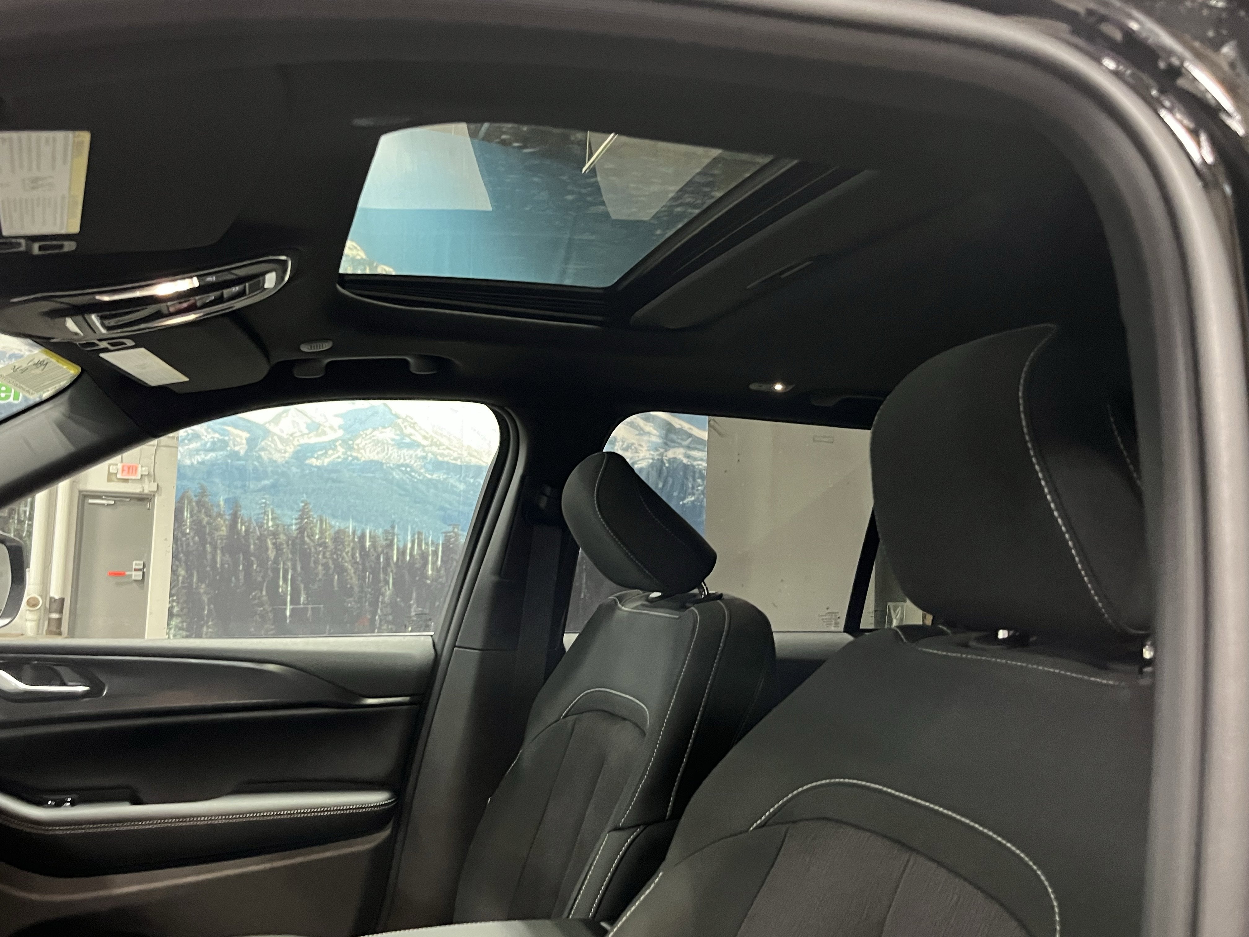 2026 Jeep Grand Cherokee GRAND CHEROKEE LAREDO X 4X4